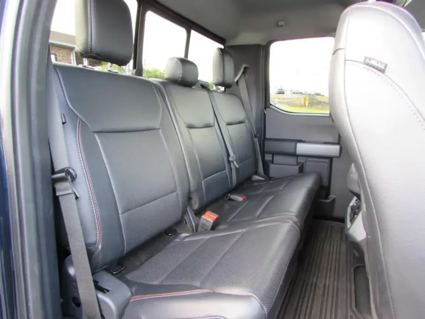 2024 /Black Onyx Ford F-350SD Lariat (1FT8X3BN1RE) with an 7.3L V8 OHV 16V engine, 6A transmission, located at 12836 Highway 21, De Soto, MO, 63020, (636) 337-7777, 38.151867, -90.575615 - When your weekends revolve around hauling, towing, and getting the job (or the adventure) done without second-guessing your truck, this 2024 Ford F-350 Super Duty Lariat is built for the lifestyle. Whether you're pulling a trailer out toward the backroads, loading up supplies for a worksite, or plan - Photo#18