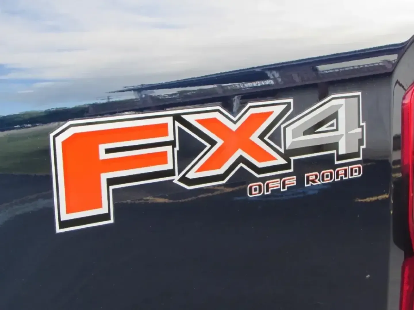 2024 /Black Onyx Ford F-350SD Lariat (1FT8X3BN1RE) with an 7.3L V8 OHV 16V engine, 6A transmission, located at 12836 Highway 21, De Soto, MO, 63020, (636) 337-7777, 38.151867, -90.575615 - When your weekends revolve around hauling, towing, and getting the job (or the adventure) done without second-guessing your truck, this 2024 Ford F-350 Super Duty Lariat is built for the lifestyle. Whether you're pulling a trailer out toward the backroads, loading up supplies for a worksite, or plan - Photo#32