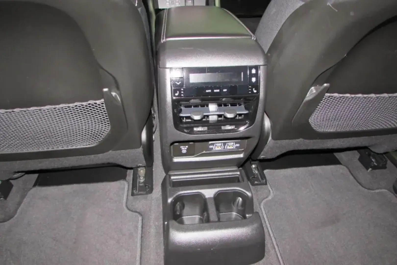 2022 /Global Black Leather Jeep Grand Cherokee Limited (1C4RJKBG4N8) with an Other engine, Automatic transmission, located at 12830 Highway 21, De Soto, MO, 63020, (636) 337-7777, 38.153099, -90.573624 - **Unleash Adventure with the 2022 Jeep Grand Cherokee L Limited Perfect for Family Road Trips!**<br /> <br /> Imagine hitting the open road with your family, embarking on weekend getaways or routine commutes with confidence and style. The 2022 Jeep Grand Cherokee L Limited is the ultimate solution - Photo#26