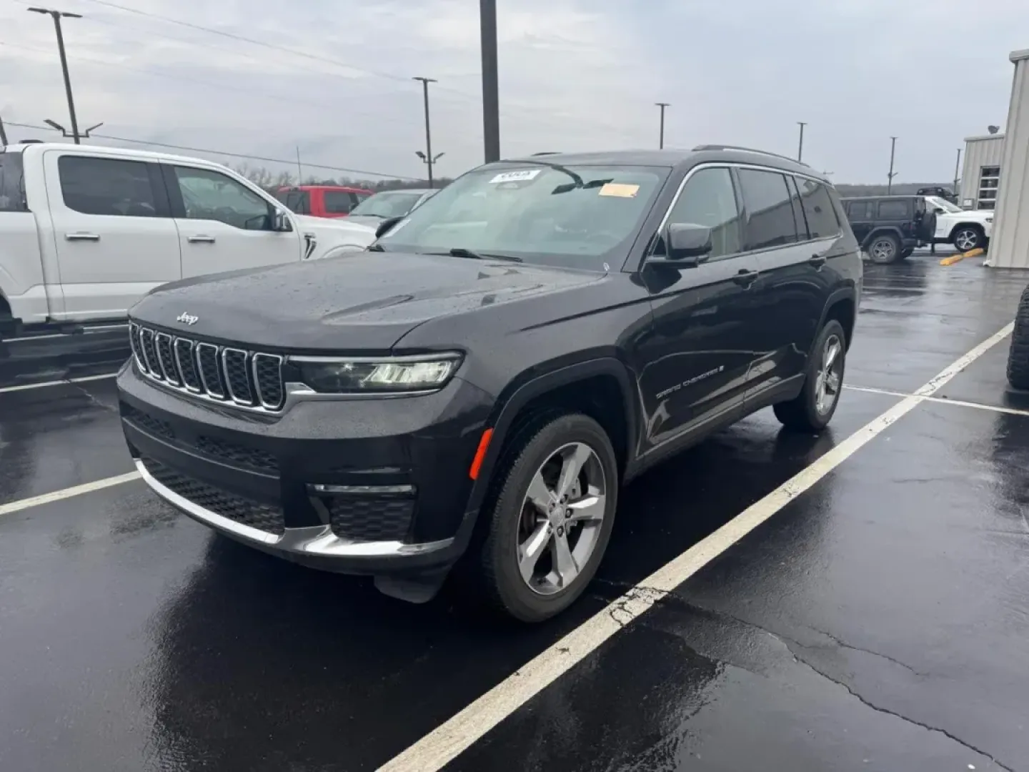 2022 /Global Black Leather Jeep Grand Cherokee Limited (1C4RJKBG4N8) with an Other engine, Automatic transmission, located at 12830 Highway 21, De Soto, MO, 63020, (636) 337-7777, 38.153099, -90.573624 - **Unleash Adventure with the 2022 Jeep Grand Cherokee L Limited Perfect for Family Road Trips!**<br /> <br /> Imagine hitting the open road with your family, embarking on weekend getaways or routine commutes with confidence and style. The 2022 Jeep Grand Cherokee L Limited is the ultimate solution - Photo#33