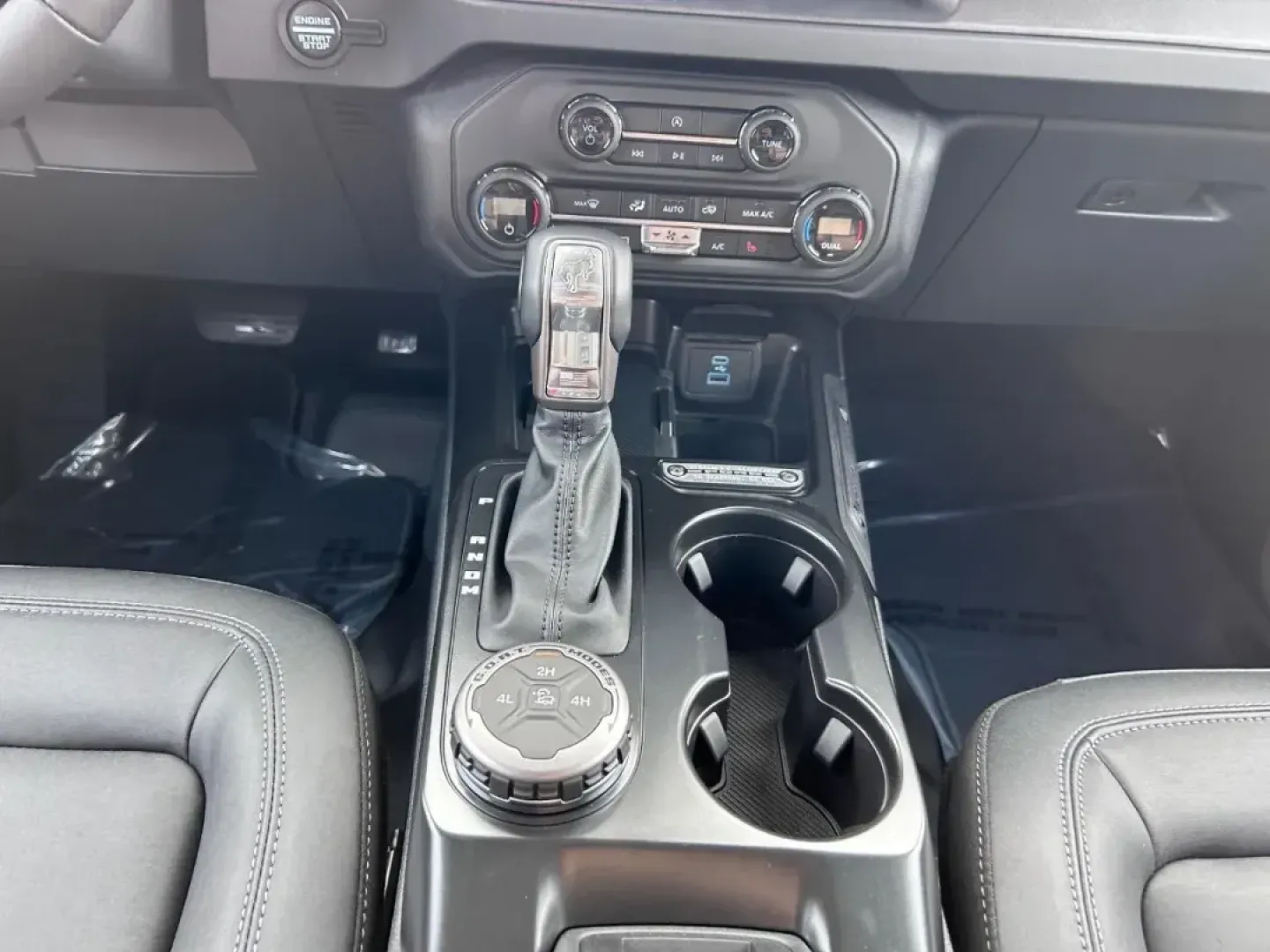 2025 /Black Onyx Leather Ford Bronco Big Bend (1FMDE7BH1SL) with an 2.3L EcoBoost I-4 engine, located at 141 Commercial Dr, Fredericktown, MO, 63645, (573) 783-6432, 37.570087, -90.320648 - **Unleash Adventure with the 2025 Ford Bronco Big Bend at Pettus Ford Fredericktown!**<br /> <br /> Are you ready to embrace the great outdoors? The 2025 Ford Bronco Big Bend is your ticket to adventure, perfect for weekend escapades, family road trips, or daily commutes that feel anything but ordin - Photo#15