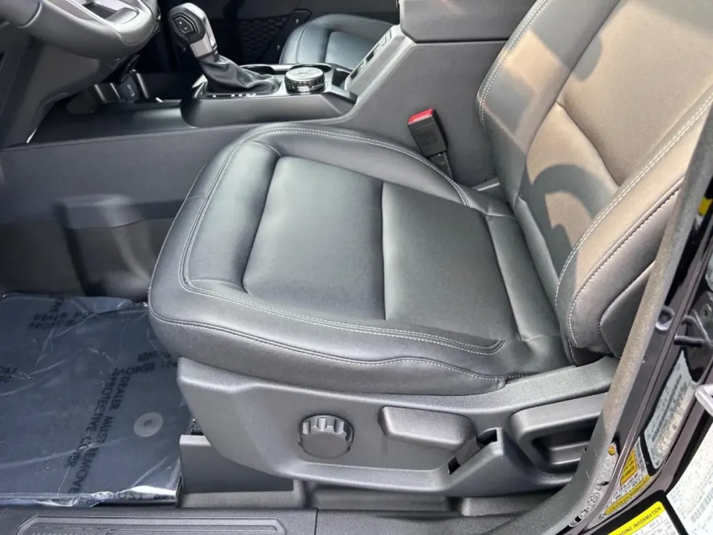 2025 /Black Onyx Leather Ford Bronco Big Bend (1FMDE7BH1SL) with an 2.3L EcoBoost I-4 engine, located at 141 Commercial Dr, Fredericktown, MO, 63645, (573) 783-6432, 37.570087, -90.320648 - **Unleash Adventure with the 2025 Ford Bronco Big Bend at Pettus Ford Fredericktown!**<br /> <br /> Are you ready to embrace the great outdoors? The 2025 Ford Bronco Big Bend is your ticket to adventure, perfect for weekend escapades, family road trips, or daily commutes that feel anything but ordin - Photo#18