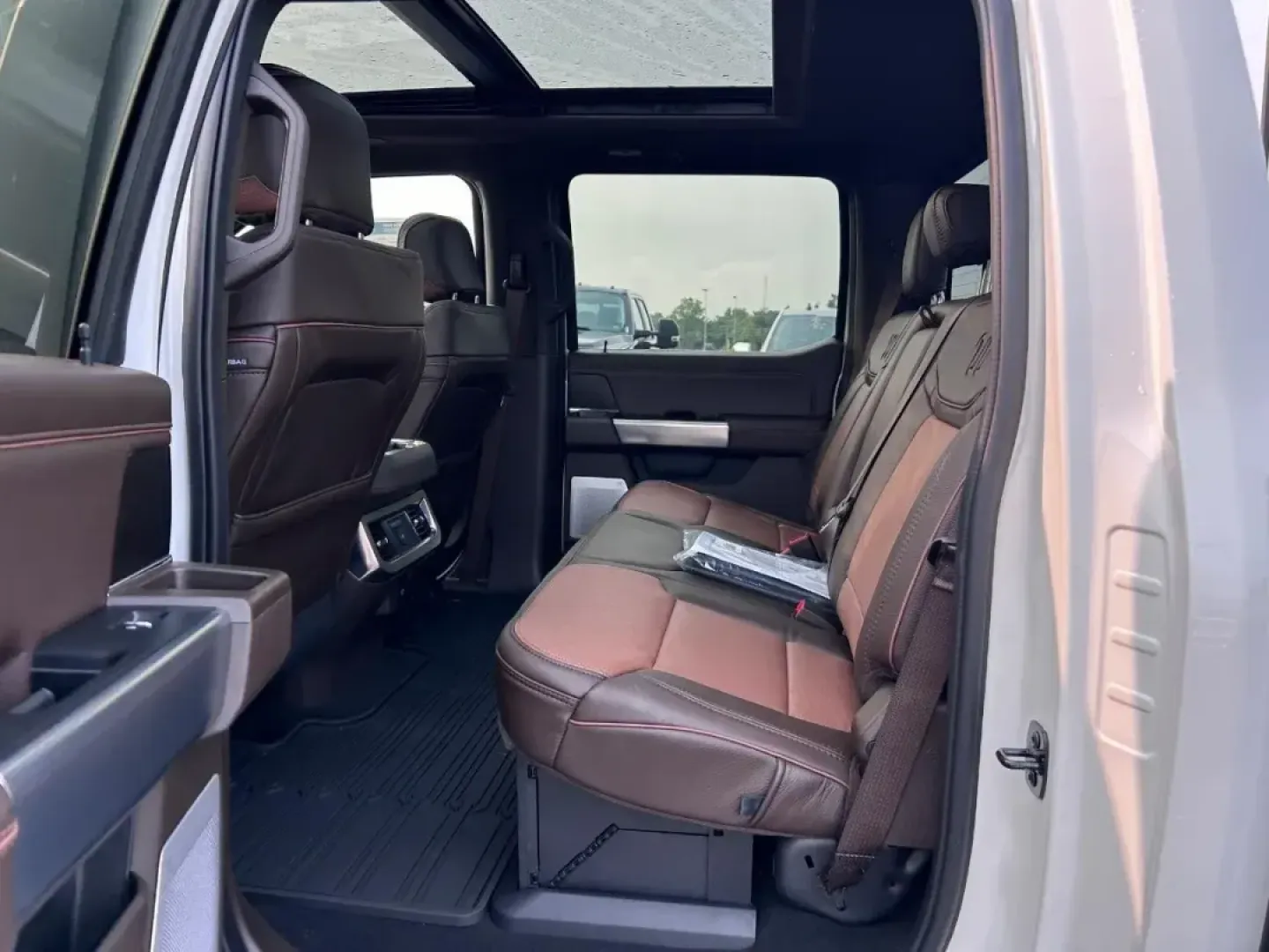 2025 /Java Leather Ford F-250SD (1FT8W2BM6SE) with an 6.7L Turbocharged engine, located at 141 Commercial Dr, Fredericktown, MO, 63645, (573) 783-6432, 37.570087, -90.320648 - NEW 2025 Ford F-250SD from Pettus Ford Fredericktown, Fredericktown MO. - Photo#8