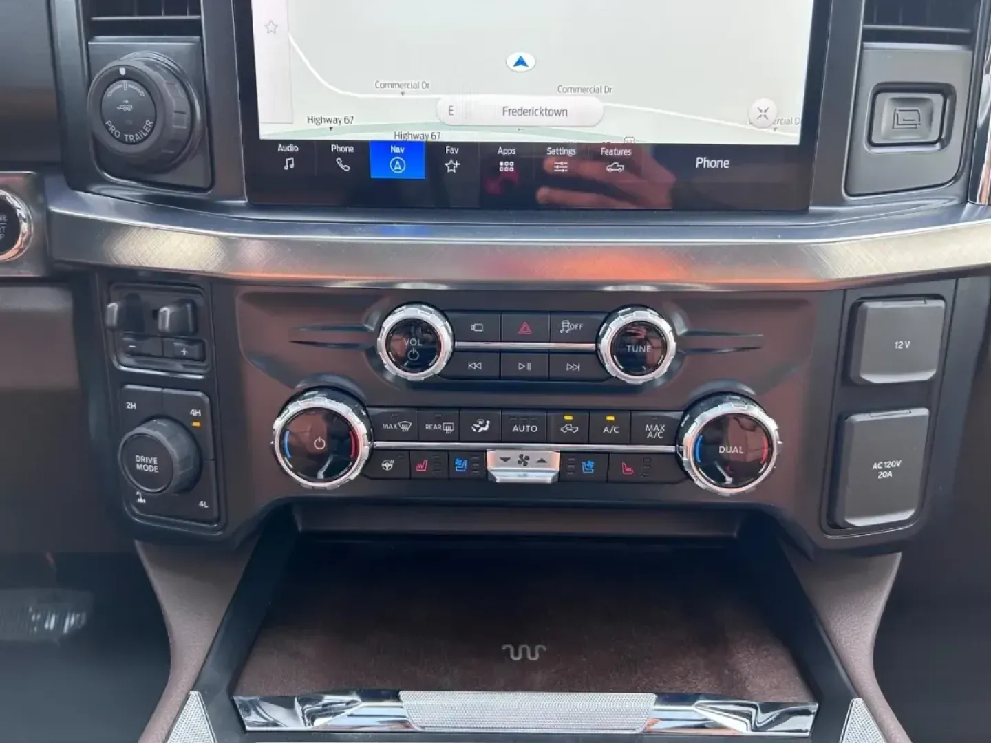 2025 /Java Leather Ford F-250SD (1FT8W2BM6SE) with an 6.7L Turbocharged engine, located at 141 Commercial Dr, Fredericktown, MO, 63645, (573) 783-6432, 37.570087, -90.320648 - NEW 2025 Ford F-250SD from Pettus Ford Fredericktown, Fredericktown MO. - Photo#15