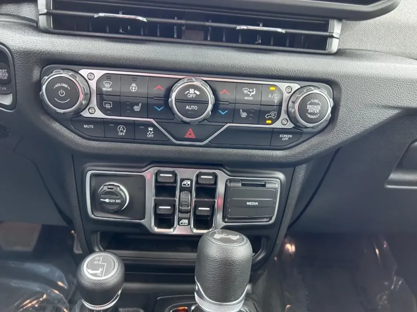 2025 /Black Cloth Jeep Wrangler Sport S (1C4PJXDG5SW) with an 3.6L V6 24V VVT UPG I engine, located at 970 Woodlawn Dr., Farmington, MO, 63640, (573) 431-7800, 37.825642, -90.468674 - **Unleash Your Adventurous Spirit with the 2025 Jeep Wrangler Sport S at Pettus CDJR Farmington!** <br /> <br /> If you're dreaming of weekend escapades through the Missouri wilderness or simply need a rugged yet stylish vehicle for daily commutes, the 2025 Jeep Wrangler Sport S is the perfect compa - Photo#14