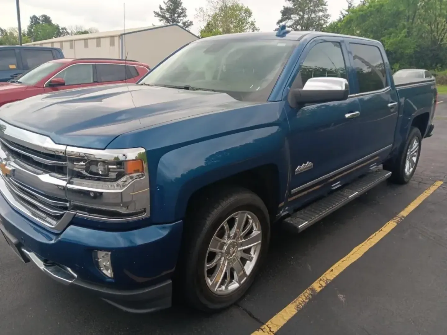 2017 /Saddle Leather Chevrolet Silverado 1500 High Country (3GCUKTEC5HG) with an 5.3L EcoTec3 V8 engine, Automatic transmission, located at 970 Woodlawn Dr., Farmington, MO, 63640, (573) 431-7800, 37.825642, -90.468674 - **Discover the Adventure-Ready 2017 Chevrolet Silverado 1500 High Country at Pettus CDJR Farmington!**<br /> <br /> Are you searching for a reliable and stylish truck that not only meets your everyday needs but also elevates your weekend adventures? Look no further than this striking **2017 Chevrole - Photo#3