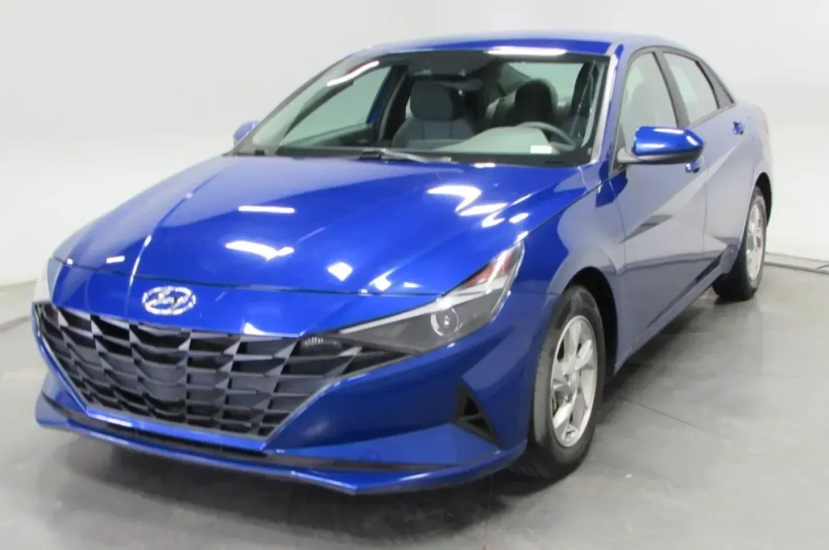 2023 /Medium Gray Cloth Hyundai Elantra SE (KMHLL4AG1PU) with an Other engine, Automatic transmission, located at 12830 Highway 21, De Soto, MO, 63020, (636) 337-7777, 38.153099, -90.573624 - Are you searching for a reliable, stylish vehicle that fits perfectly into your daily life? Look no further than this impressive 2023 Hyundai Elantra SE, now available at Pettus CDJR DeSoto in De Soto, MO. This four-door sedan is not just a mode of transportation; it's your new partner for daily com - Photo#2