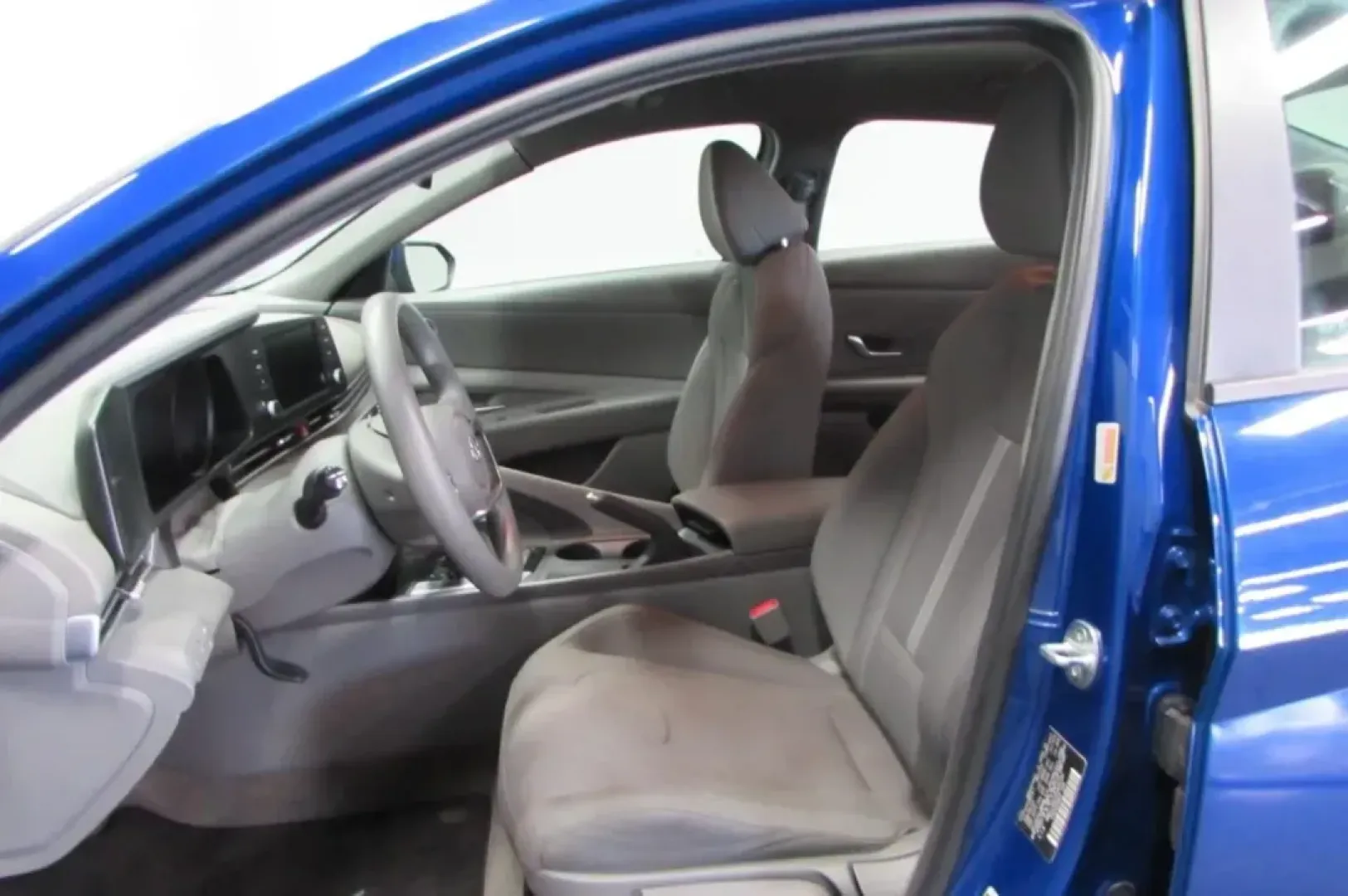 2023 /Medium Gray Cloth Hyundai Elantra SE (KMHLL4AG1PU) with an Other engine, Automatic transmission, located at 12830 Highway 21, De Soto, MO, 63020, (636) 337-7777, 38.153099, -90.573624 - Are you searching for a reliable, stylish vehicle that fits perfectly into your daily life? Look no further than this impressive 2023 Hyundai Elantra SE, now available at Pettus CDJR DeSoto in De Soto, MO. This four-door sedan is not just a mode of transportation; it's your new partner for daily com - Photo#11
