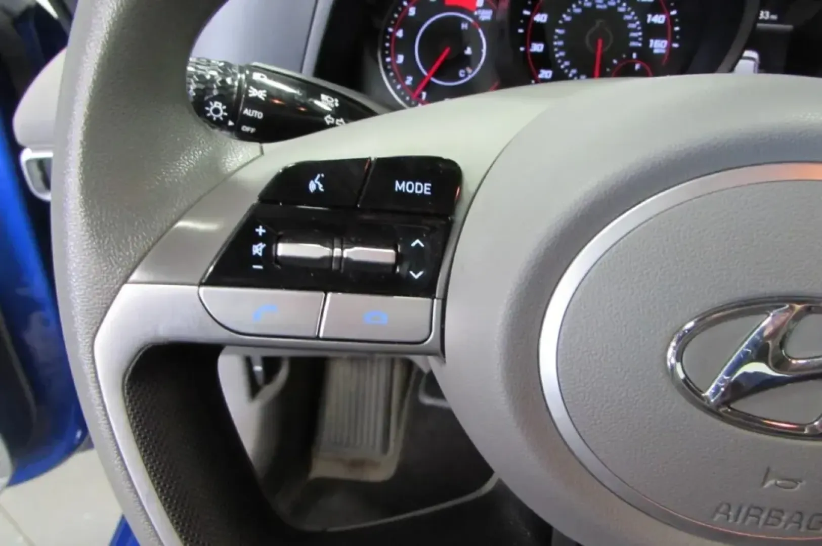 2023 /Medium Gray Cloth Hyundai Elantra SE (KMHLL4AG1PU) with an Other engine, Automatic transmission, located at 12830 Highway 21, De Soto, MO, 63020, (636) 337-7777, 38.153099, -90.573624 - Are you searching for a reliable, stylish vehicle that fits perfectly into your daily life? Look no further than this impressive 2023 Hyundai Elantra SE, now available at Pettus CDJR DeSoto in De Soto, MO. This four-door sedan is not just a mode of transportation; it's your new partner for daily com - Photo#13