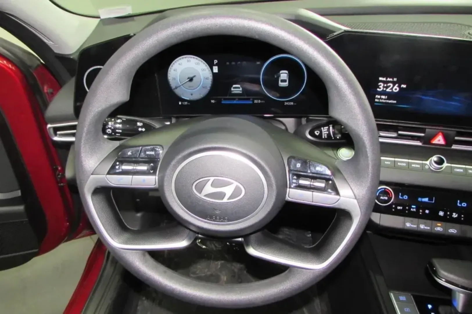 2024 /Medium Gray Cloth Hyundai Elantra SEL (KMHLM4DG3RU) with an Other engine, Automatic transmission, located at 12830 Highway 21, De Soto, MO, 63020, (636) 337-7777, 38.153099, -90.573624 - **Discover Your Next Adventure with the 2024 Hyundai Elantra SEL at Pettus CDJR DeSoto!**<br /> <br /> Are you ready to elevate your daily commute or transform family outings into memorable adventures? The 2024 Hyundai Elantra SEL, with its stunning Ultimate Red exterior and spacious four-door sedan - Photo#12