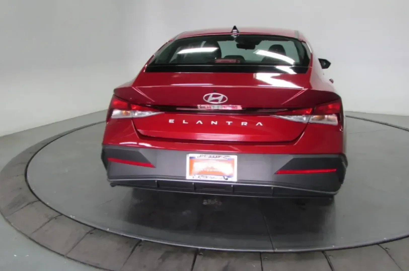2024 /Medium Gray Cloth Hyundai Elantra SEL (KMHLM4DG3RU) with an Other engine, Automatic transmission, located at 12830 Highway 21, De Soto, MO, 63020, (636) 337-7777, 38.153099, -90.573624 - **Discover Your Next Adventure with the 2024 Hyundai Elantra SEL at Pettus CDJR DeSoto!**<br /> <br /> Are you ready to elevate your daily commute or transform family outings into memorable adventures? The 2024 Hyundai Elantra SEL, with its stunning Ultimate Red exterior and spacious four-door sedan - Photo#33