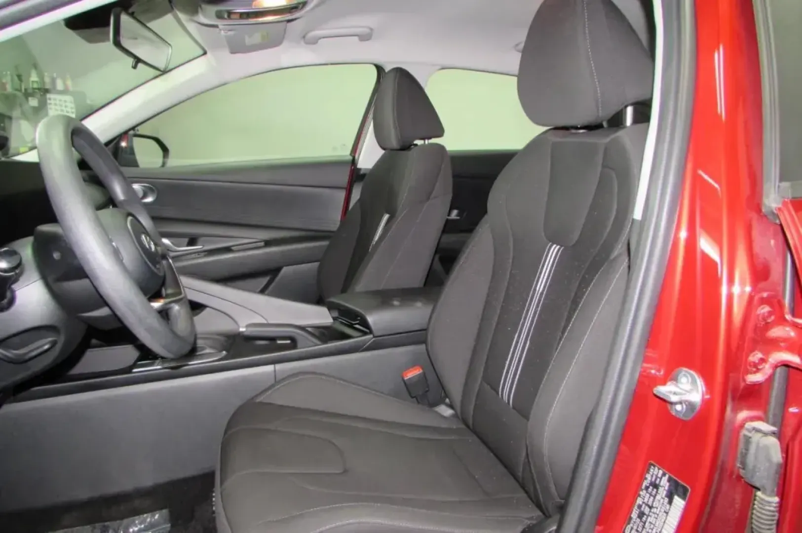 2024 /Medium Gray Cloth Hyundai Elantra SEL (KMHLM4DG3RU) with an Other engine, Automatic transmission, located at 12830 Highway 21, De Soto, MO, 63020, (636) 337-7777, 38.153099, -90.573624 - **Discover Your Next Adventure with the 2024 Hyundai Elantra SEL at Pettus CDJR DeSoto!**<br /> <br /> Are you ready to elevate your daily commute or transform family outings into memorable adventures? The 2024 Hyundai Elantra SEL, with its stunning Ultimate Red exterior and spacious four-door sedan - Photo#36