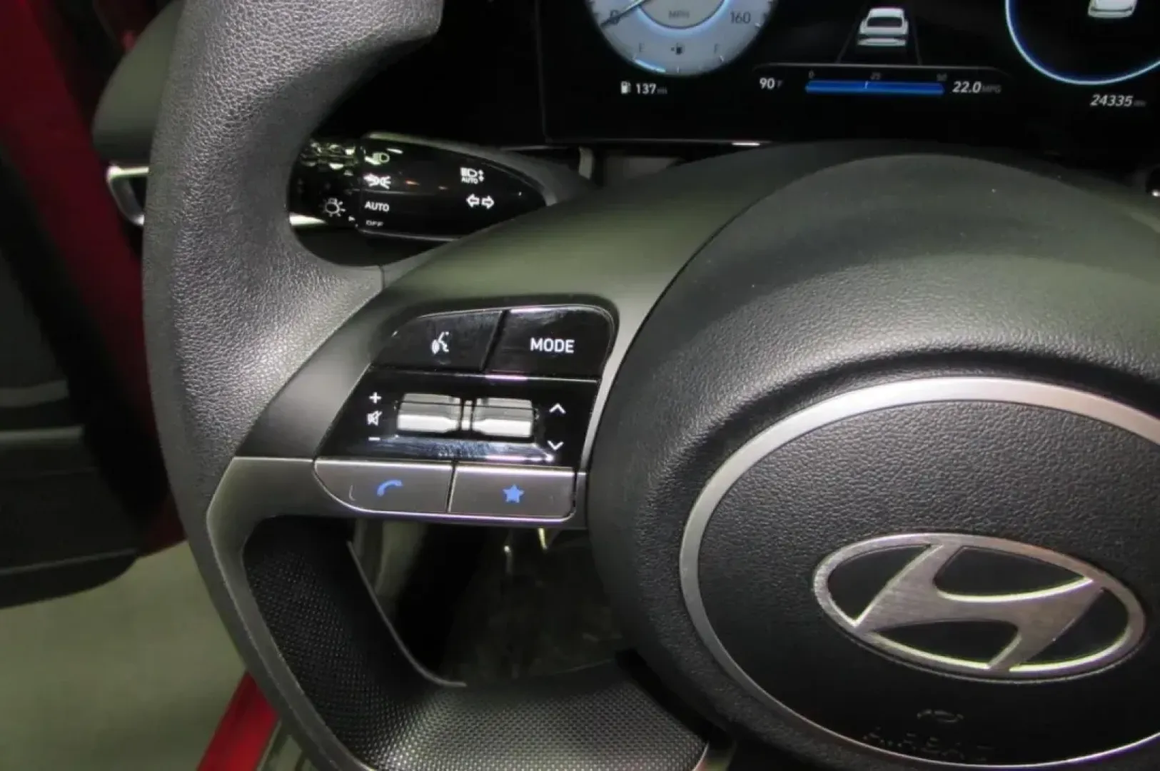 2024 /Medium Gray Cloth Hyundai Elantra SEL (KMHLM4DG3RU) with an Other engine, Automatic transmission, located at 12830 Highway 21, De Soto, MO, 63020, (636) 337-7777, 38.153099, -90.573624 - **Discover Your Next Adventure with the 2024 Hyundai Elantra SEL at Pettus CDJR DeSoto!**<br /> <br /> Are you ready to elevate your daily commute or transform family outings into memorable adventures? The 2024 Hyundai Elantra SEL, with its stunning Ultimate Red exterior and spacious four-door sedan - Photo#39