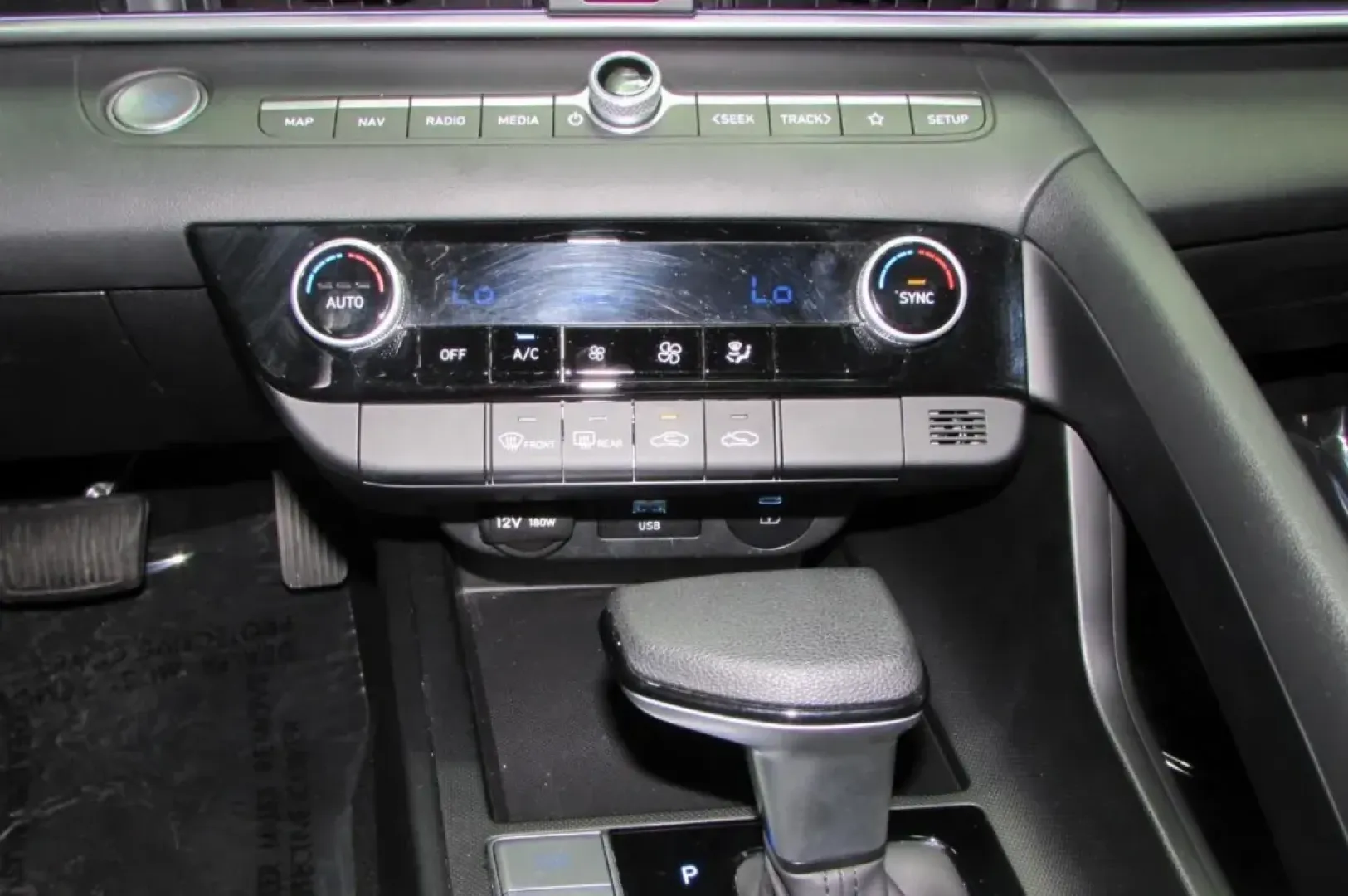 2024 /Medium Gray Cloth Hyundai Elantra SEL (KMHLM4DG3RU) with an Other engine, Automatic transmission, located at 12830 Highway 21, De Soto, MO, 63020, (636) 337-7777, 38.153099, -90.573624 - **Discover Your Next Adventure with the 2024 Hyundai Elantra SEL at Pettus CDJR DeSoto!**<br /> <br /> Are you ready to elevate your daily commute or transform family outings into memorable adventures? The 2024 Hyundai Elantra SEL, with its stunning Ultimate Red exterior and spacious four-door sedan - Photo#47