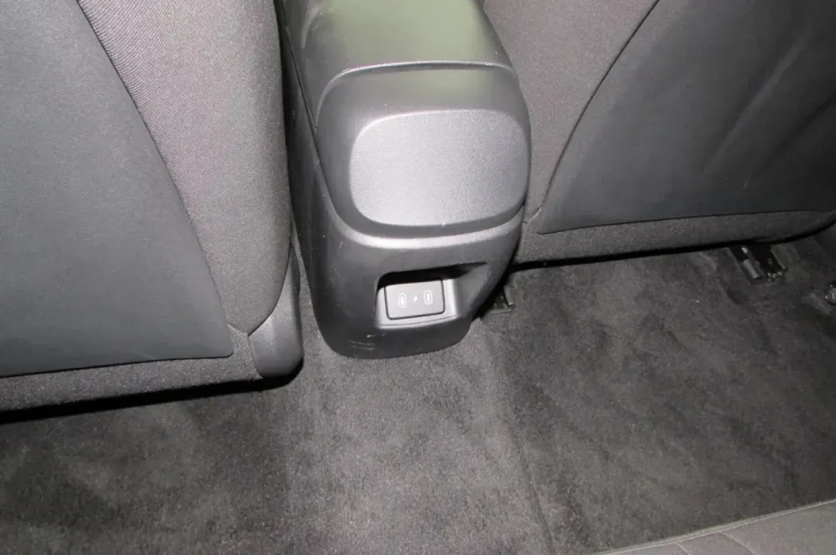 2024 /Medium Gray Cloth Hyundai Elantra SEL (KMHLM4DG3RU) with an Other engine, Automatic transmission, located at 12830 Highway 21, De Soto, MO, 63020, (636) 337-7777, 38.153099, -90.573624 - **Discover Your Next Adventure with the 2024 Hyundai Elantra SEL at Pettus CDJR DeSoto!**<br /> <br /> Are you ready to elevate your daily commute or transform family outings into memorable adventures? The 2024 Hyundai Elantra SEL, with its stunning Ultimate Red exterior and spacious four-door sedan - Photo#50