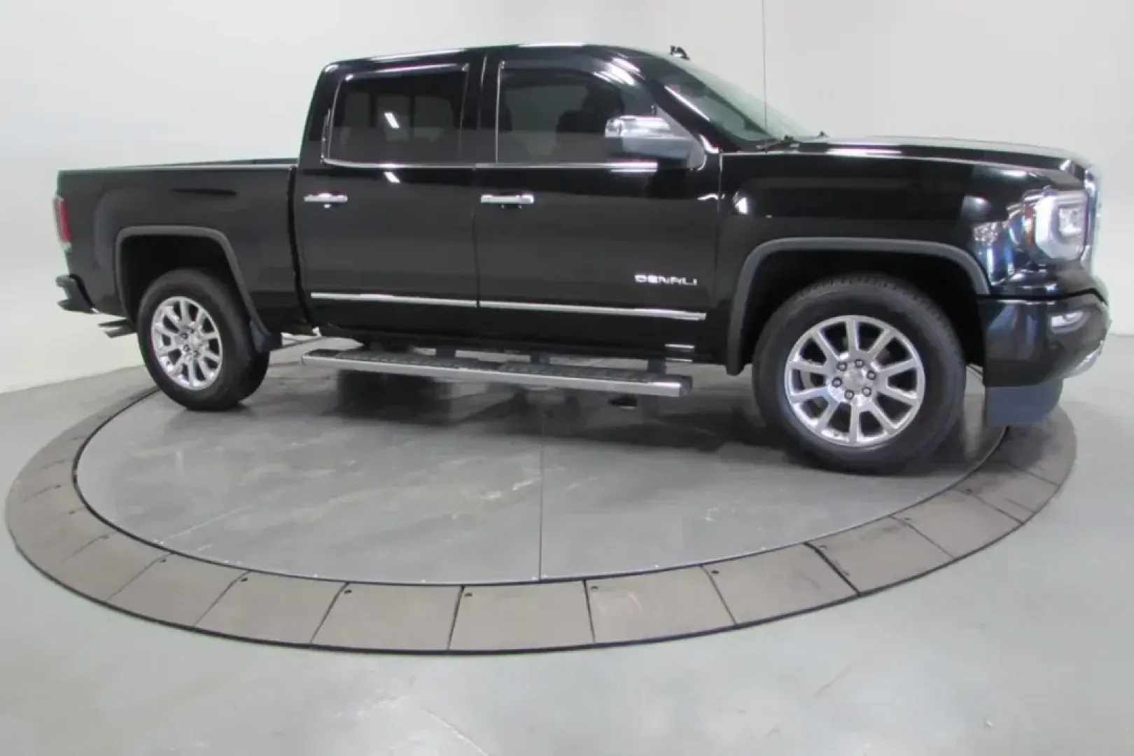 2016 /Cocoa/Dune Leather GMC Sierra 1500 Denali (3GTU2PEC1GG) with an Other engine, Automatic transmission, located at 12830 Highway 21, De Soto, MO, 63020, (636) 337-7777, 38.153099, -90.573624 - Adventure awaits with this stunning 2016 GMC Sierra 1500 Denali, a perfect blend of comfort and capability that makes it ideal for weekend getaways or daily commuting. If you're in the market for a rugged yet refined truck that can handle both work and play, look no further. This pre-owned beauty co - Photo#3