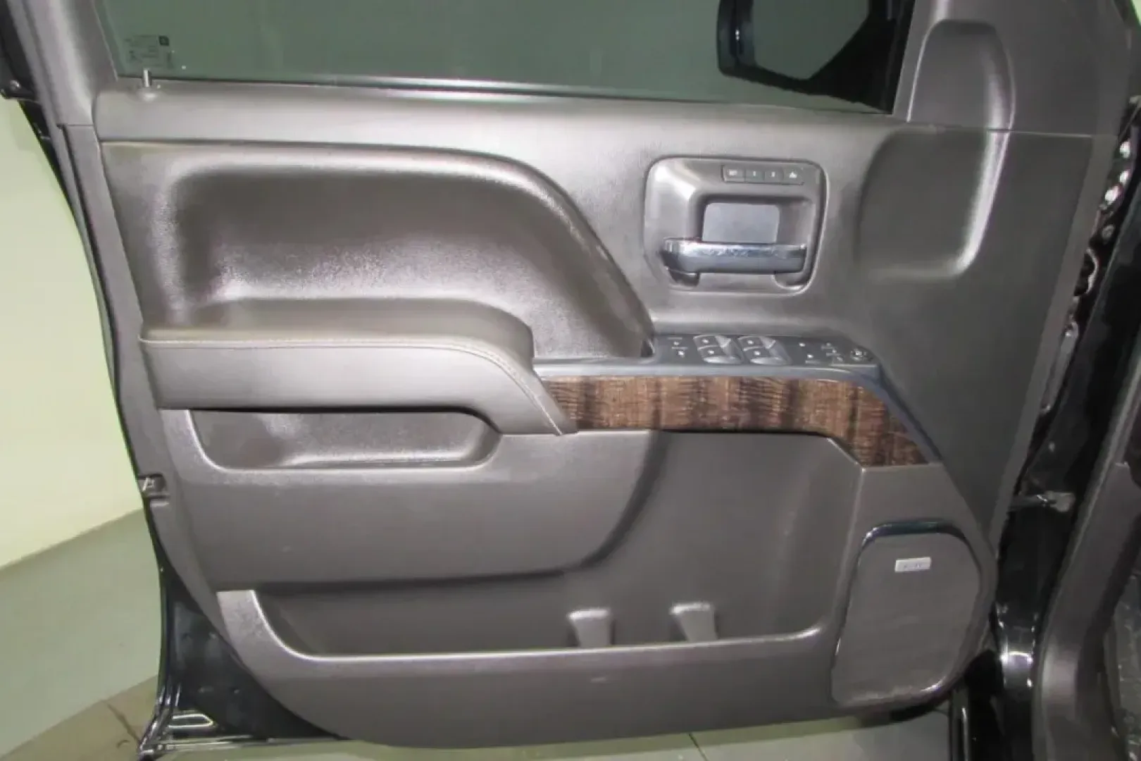 2016 /Cocoa/Dune Leather GMC Sierra 1500 Denali (3GTU2PEC1GG) with an Other engine, Automatic transmission, located at 12830 Highway 21, De Soto, MO, 63020, (636) 337-7777, 38.153099, -90.573624 - Adventure awaits with this stunning 2016 GMC Sierra 1500 Denali, a perfect blend of comfort and capability that makes it ideal for weekend getaways or daily commuting. If you're in the market for a rugged yet refined truck that can handle both work and play, look no further. This pre-owned beauty co - Photo#11