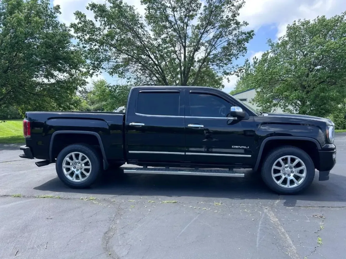 2016 /Jet Black Leather GMC Sierra 1500 Denali (3GTU2PEC1GG) with an 5.3L EcoTec3 V8 engine, Automatic transmission, located at 970 Woodlawn Dr., Farmington, MO, 63640, (573) 431-7800, 37.825642, -90.468674 - Adventure awaits with this stunning 2016 GMC Sierra 1500 Denali, a perfect blend of comfort and capability that makes it ideal for weekend getaways or daily commuting. If you're in the market for a rugged yet refined truck that can handle both work and play, look no further. This pre-owned beauty co - Photo#0
