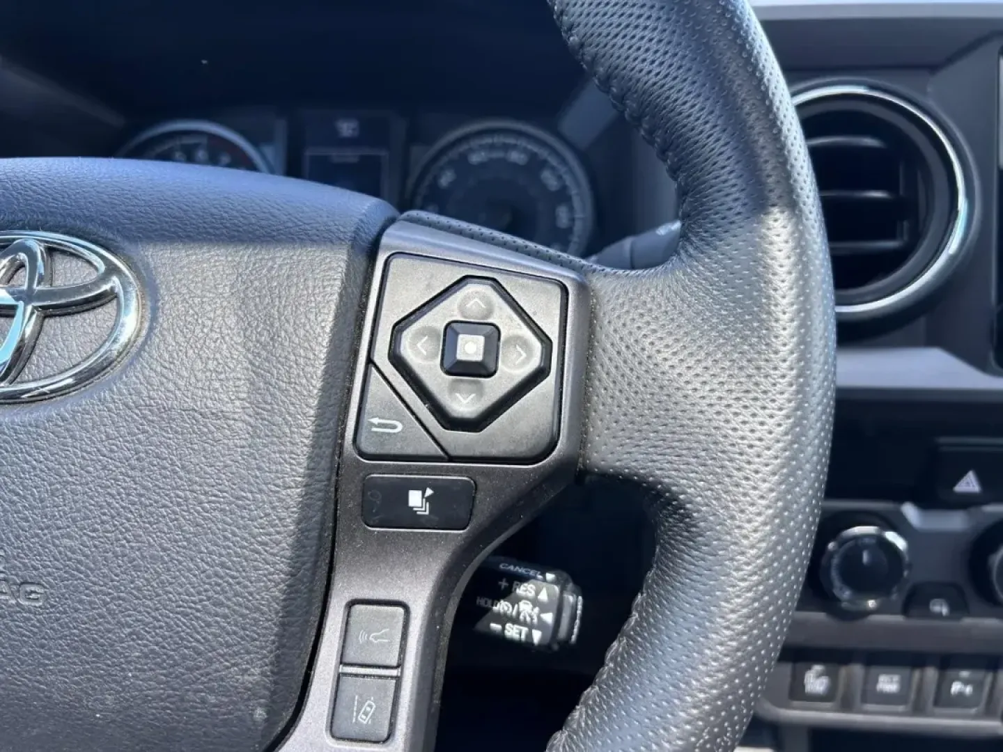 2022 /Black Leather Toyota Tacoma TRD Off-Road V6 (3TMCZ5AN2NM) with an 3.5L Atkinson-Cycle V6 engine, located at 970 Woodlawn Dr., Farmington, MO, 63640, (573) 431-7800, 37.825642, -90.468674 - USED 2022 Toyota Tacoma TRD Off-Road V6 from Pettus CDJR Farmington, Farmington MO. - Photo#13