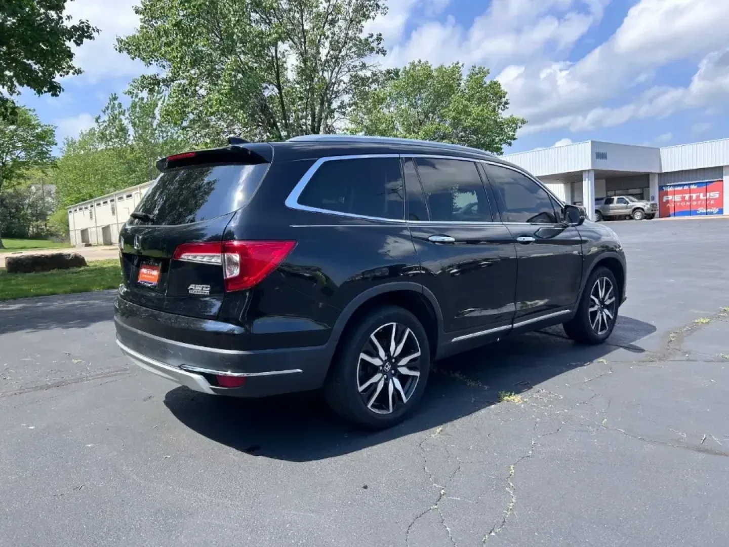 2019 /Black Leather Honda Pilot Touring 8 Passenger (5FNYF6H92KB) with an 3.5L V6 24-Valve SOHC i-VTEC engine, Automatic transmission, located at 970 Woodlawn Dr., Farmington, MO, 63640, (573) 431-7800, 37.825642, -90.468674 - Are you ready to elevate your family adventures? The 2019 Honda Pilot Touring 8 Passenger is here to redefine your next road trip, making every journey comfortable, safe, and connected. Perfect for growing families or those who simply love to explore, this versatile SUV is a must-see at Pettus CDJR - Photo#1