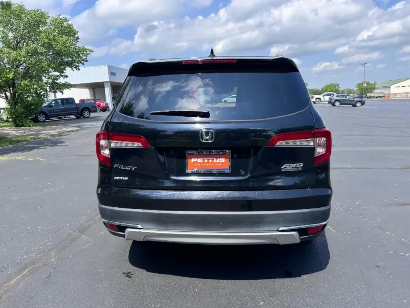 2019 /Black Leather Honda Pilot Touring 8 Passenger (5FNYF6H92KB) with an 3.5L V6 24-Valve SOHC i-VTEC engine, Automatic transmission, located at 970 Woodlawn Dr., Farmington, MO, 63640, (573) 431-7800, 37.825642, -90.468674 - Are you ready to elevate your family adventures? The 2019 Honda Pilot Touring 8 Passenger is here to redefine your next road trip, making every journey comfortable, safe, and connected. Perfect for growing families or those who simply love to explore, this versatile SUV is a must-see at Pettus CDJR - Photo#2