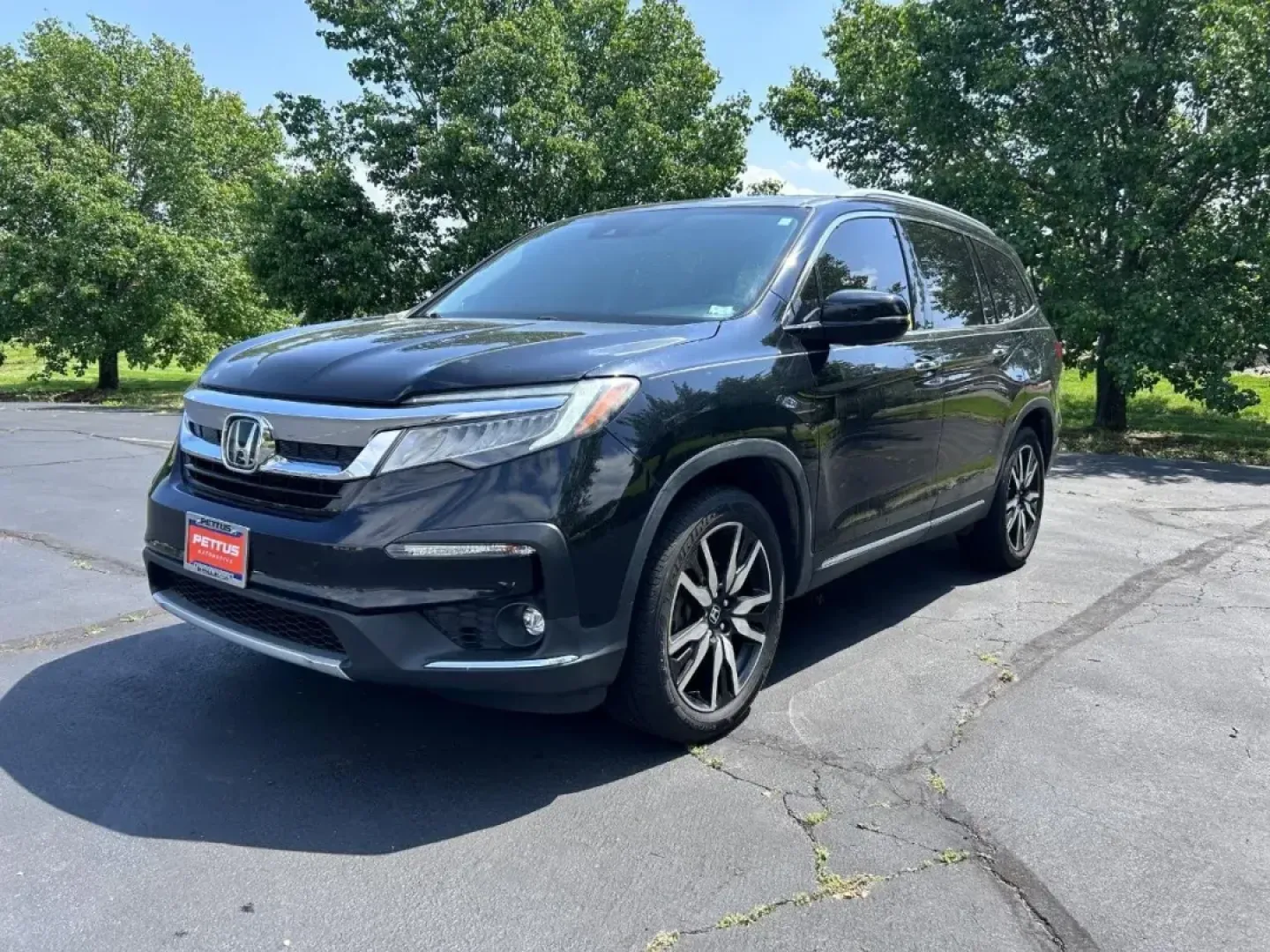2019 /Black Leather Honda Pilot Touring 8 Passenger (5FNYF6H92KB) with an 3.5L V6 24-Valve SOHC i-VTEC engine, Automatic transmission, located at 970 Woodlawn Dr., Farmington, MO, 63640, (573) 431-7800, 37.825642, -90.468674 - Are you ready to elevate your family adventures? The 2019 Honda Pilot Touring 8 Passenger is here to redefine your next road trip, making every journey comfortable, safe, and connected. Perfect for growing families or those who simply love to explore, this versatile SUV is a must-see at Pettus CDJR - Photo#6