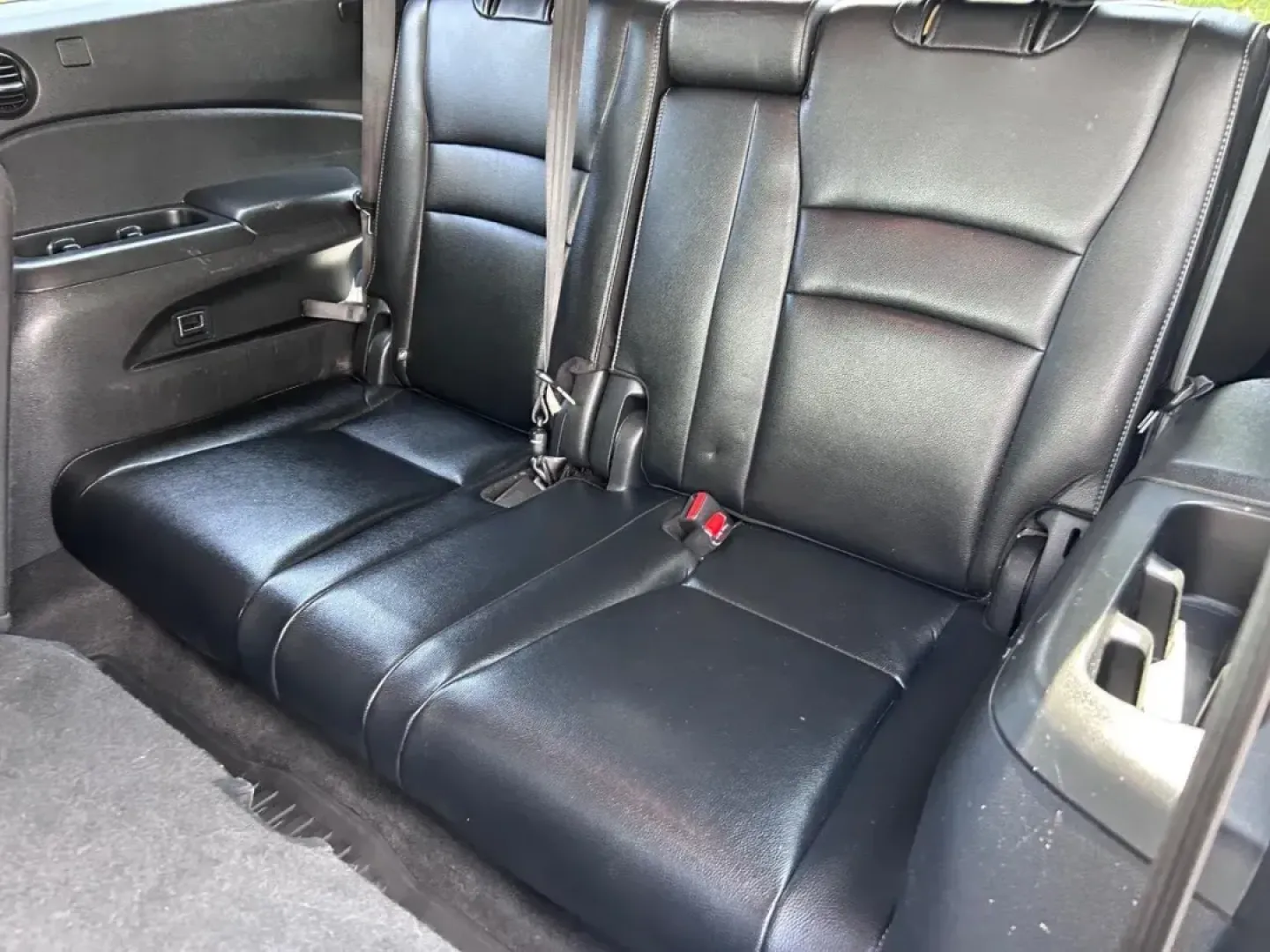 2019 /Black Leather Honda Pilot Touring 8 Passenger (5FNYF6H92KB) with an 3.5L V6 24-Valve SOHC i-VTEC engine, Automatic transmission, located at 970 Woodlawn Dr., Farmington, MO, 63640, (573) 431-7800, 37.825642, -90.468674 - Are you ready to elevate your family adventures? The 2019 Honda Pilot Touring 8 Passenger is here to redefine your next road trip, making every journey comfortable, safe, and connected. Perfect for growing families or those who simply love to explore, this versatile SUV is a must-see at Pettus CDJR - Photo#8