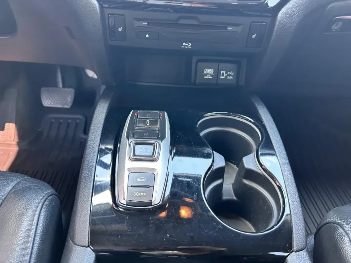 2019 /Black Leather Honda Pilot Touring 8 Passenger (5FNYF6H92KB) with an 3.5L V6 24-Valve SOHC i-VTEC engine, Automatic transmission, located at 970 Woodlawn Dr., Farmington, MO, 63640, (573) 431-7800, 37.825642, -90.468674 - Are you ready to elevate your family adventures? The 2019 Honda Pilot Touring 8 Passenger is here to redefine your next road trip, making every journey comfortable, safe, and connected. Perfect for growing families or those who simply love to explore, this versatile SUV is a must-see at Pettus CDJR - Photo#19
