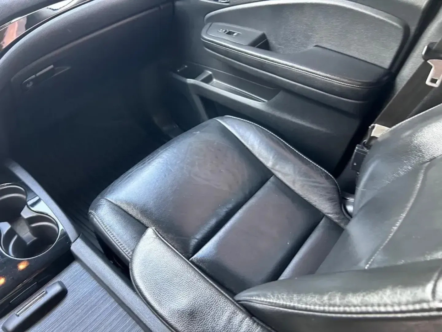 2019 /Black Leather Honda Pilot Touring 8 Passenger (5FNYF6H92KB) with an 3.5L V6 24-Valve SOHC i-VTEC engine, Automatic transmission, located at 970 Woodlawn Dr., Farmington, MO, 63640, (573) 431-7800, 37.825642, -90.468674 - Are you ready to elevate your family adventures? The 2019 Honda Pilot Touring 8 Passenger is here to redefine your next road trip, making every journey comfortable, safe, and connected. Perfect for growing families or those who simply love to explore, this versatile SUV is a must-see at Pettus CDJR - Photo#20
