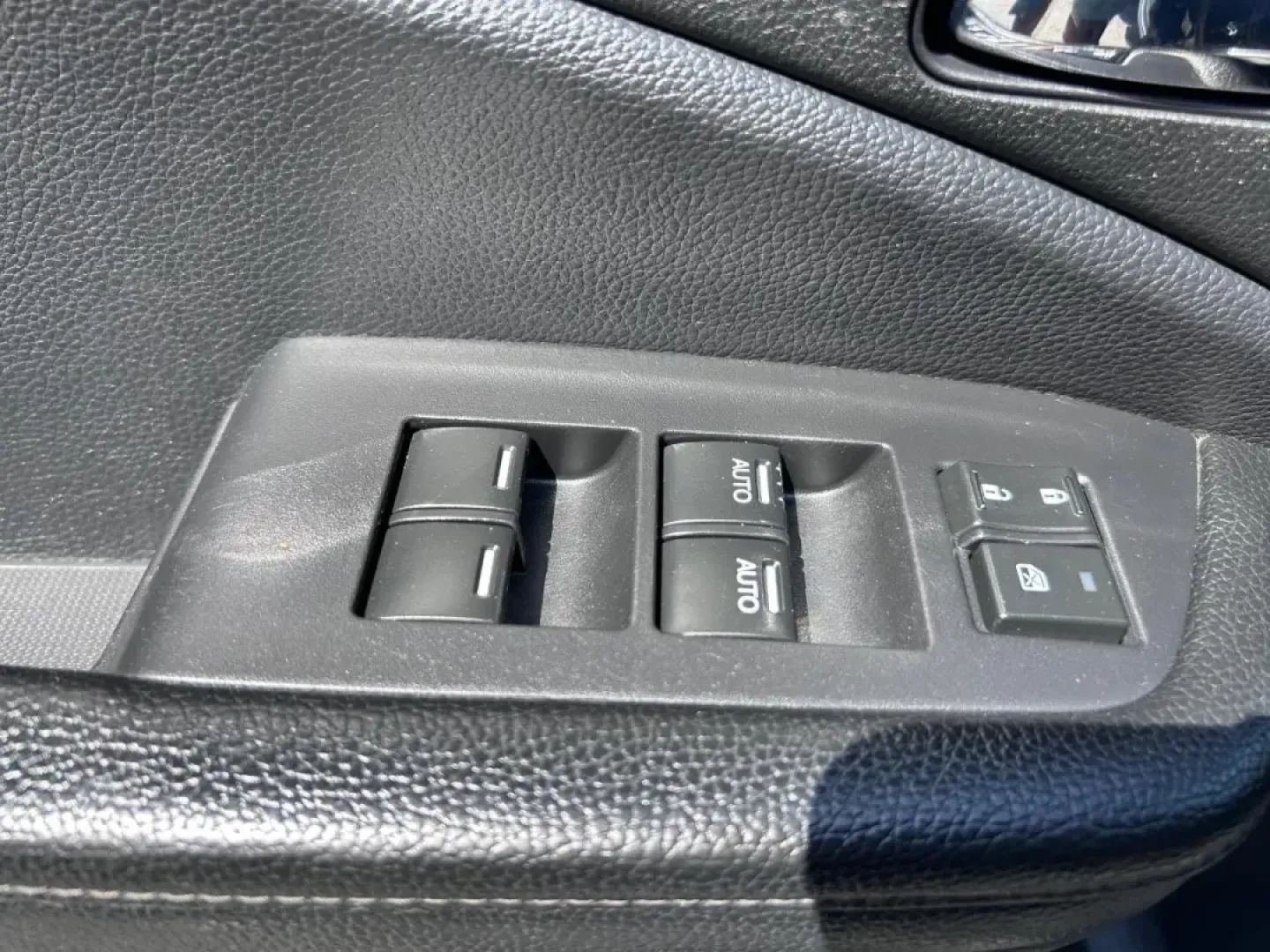 2019 /Black Leather Honda Pilot Touring 8 Passenger (5FNYF6H92KB) with an 3.5L V6 24-Valve SOHC i-VTEC engine, Automatic transmission, located at 970 Woodlawn Dr., Farmington, MO, 63640, (573) 431-7800, 37.825642, -90.468674 - Are you ready to elevate your family adventures? The 2019 Honda Pilot Touring 8 Passenger is here to redefine your next road trip, making every journey comfortable, safe, and connected. Perfect for growing families or those who simply love to explore, this versatile SUV is a must-see at Pettus CDJR - Photo#21