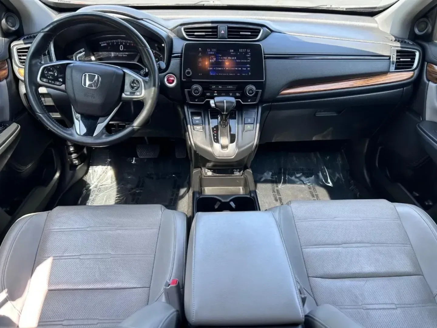 2020 /Gray Leather Honda CR-V EX-L (5J6RW2H84LA) with an 1.5L I-4 16-Valve DOHC engine, Automatic transmission, located at 970 Woodlawn Dr., Farmington, MO, 63640, (573) 431-7800, 37.825642, -90.468674 - Are you in search of a reliable and stylish SUV that perfectly balances everyday practicality with weekend adventure? Look no further than this stunning 2020 Honda CR-V EX-L, available now at Pettus CDJR Farmington. Nestled in the heart of Farmington, MO, our dealership specializes in quality used v - Photo#10