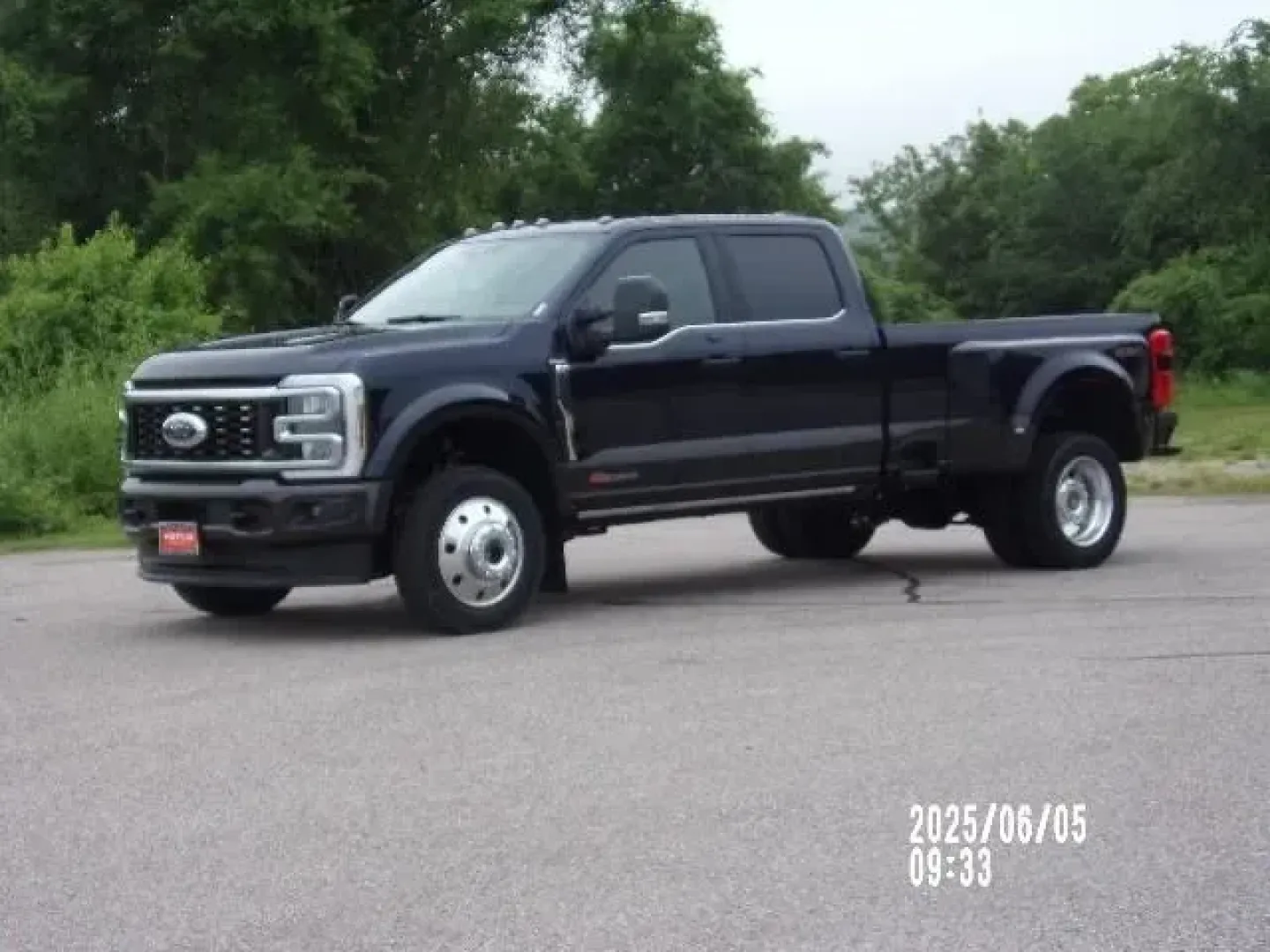 2025 /Smoked Truffle Leather Ford F-450SD King Ranch DRW (1FT8W4DM8SE) with an 6.7L Turbocharged engine, Automatic transmission, located at 12836 Highway 21, De Soto, MO, 63020, (636) 337-7777, 38.151867, -90.575615 - **For the Adventurous Spirit: 2025 Ford F-450SD King Ranch DRW**<br /> <br /> Are you ready to elevate your adventures, whether it's hauling equipment for work or hitting the open road for a weekend getaway? Look no further than this stunning 2025 Ford F-450SD King Ranch DRW, available now at Pettus - Photo#2