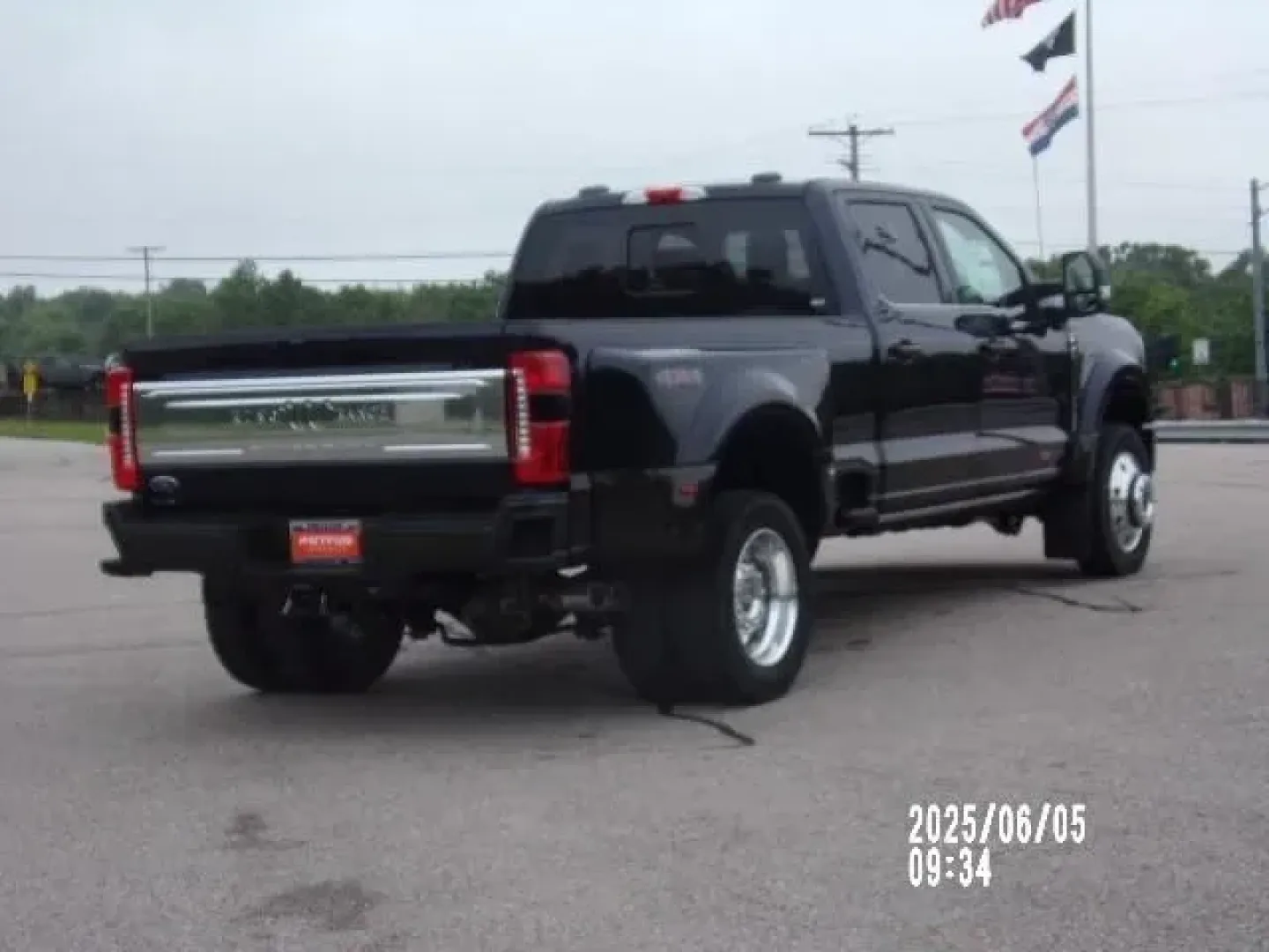 2025 /Smoked Truffle Leather Ford F-450SD King Ranch DRW (1FT8W4DM8SE) with an 6.7L Turbocharged engine, Automatic transmission, located at 12836 Highway 21, De Soto, MO, 63020, (636) 337-7777, 38.151867, -90.575615 - **For the Adventurous Spirit: 2025 Ford F-450SD King Ranch DRW**<br /> <br /> Are you ready to elevate your adventures, whether it's hauling equipment for work or hitting the open road for a weekend getaway? Look no further than this stunning 2025 Ford F-450SD King Ranch DRW, available now at Pettus - Photo#6