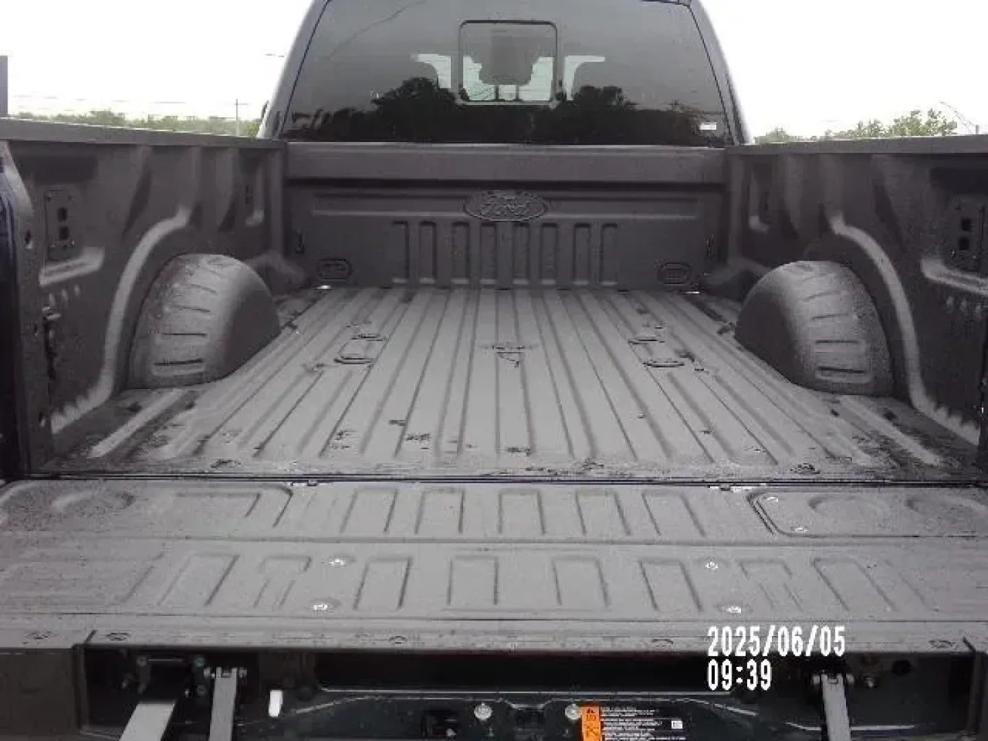2025 /Smoked Truffle Leather Ford F-450SD King Ranch DRW (1FT8W4DM8SE) with an 6.7L Turbocharged engine, Automatic transmission, located at 12836 Highway 21, De Soto, MO, 63020, (636) 337-7777, 38.151867, -90.575615 - **For the Adventurous Spirit: 2025 Ford F-450SD King Ranch DRW**<br /> <br /> Are you ready to elevate your adventures, whether it's hauling equipment for work or hitting the open road for a weekend getaway? Look no further than this stunning 2025 Ford F-450SD King Ranch DRW, available now at Pettus - Photo#13