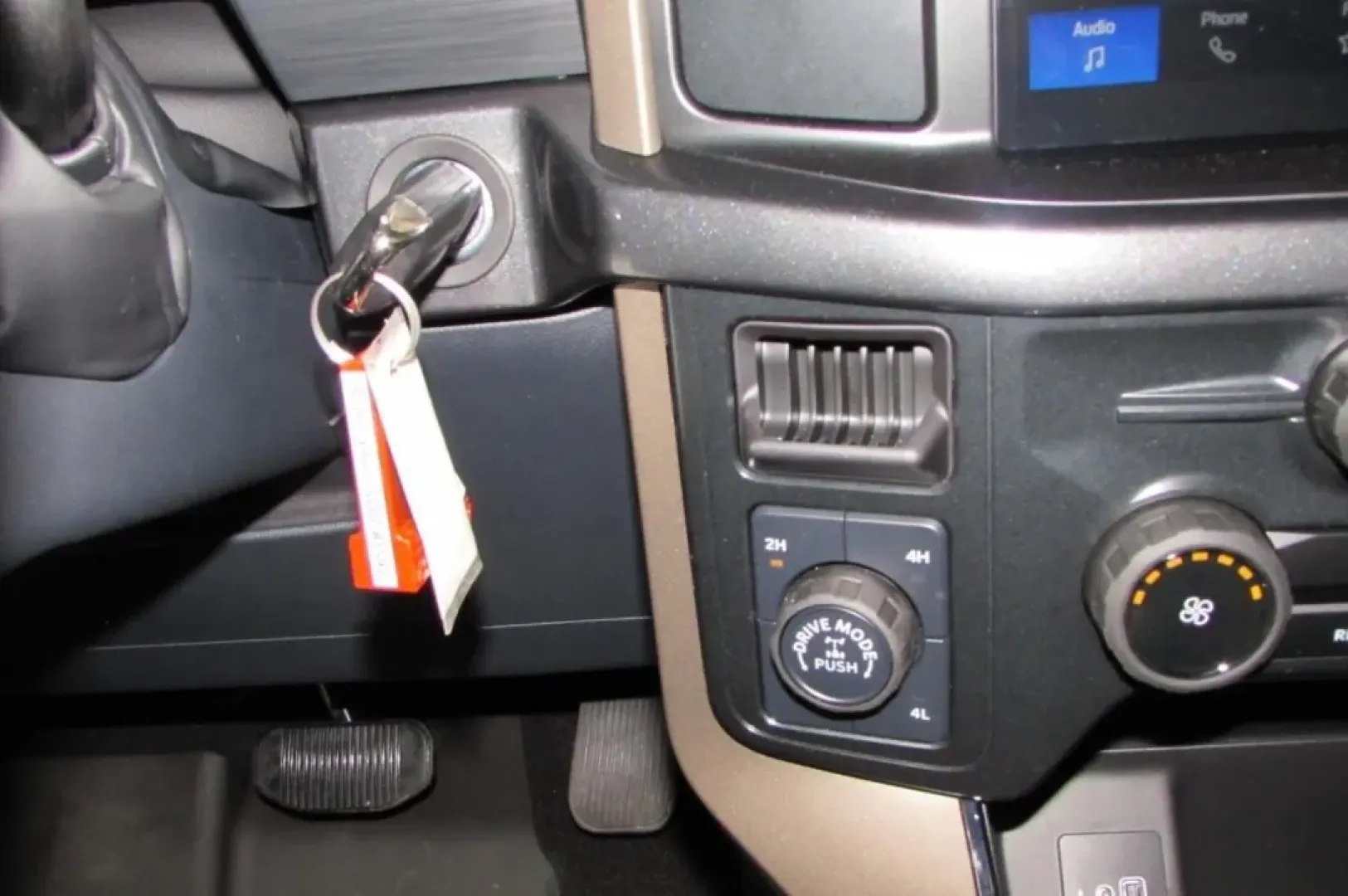 2025 /Black/Bronze Ford F-150 STX (1FTFW2L56SF) with an 5.0L engine, Automatic transmission, located at 12836 Highway 21, De Soto, MO, 63020, (636) 337-7777, 38.151867, -90.575615 - **Unleash Your Adventure with the 2025 Ford F-150 STX Perfect for Every Journey!**<br /> <br /> Are you ready to elevate your lifestyle with a truck that can handle both your daily commute and weekend adventures? The 2025 Ford F-150 STX is designed to meet the needs of the modern driver, whether yo - Photo#21