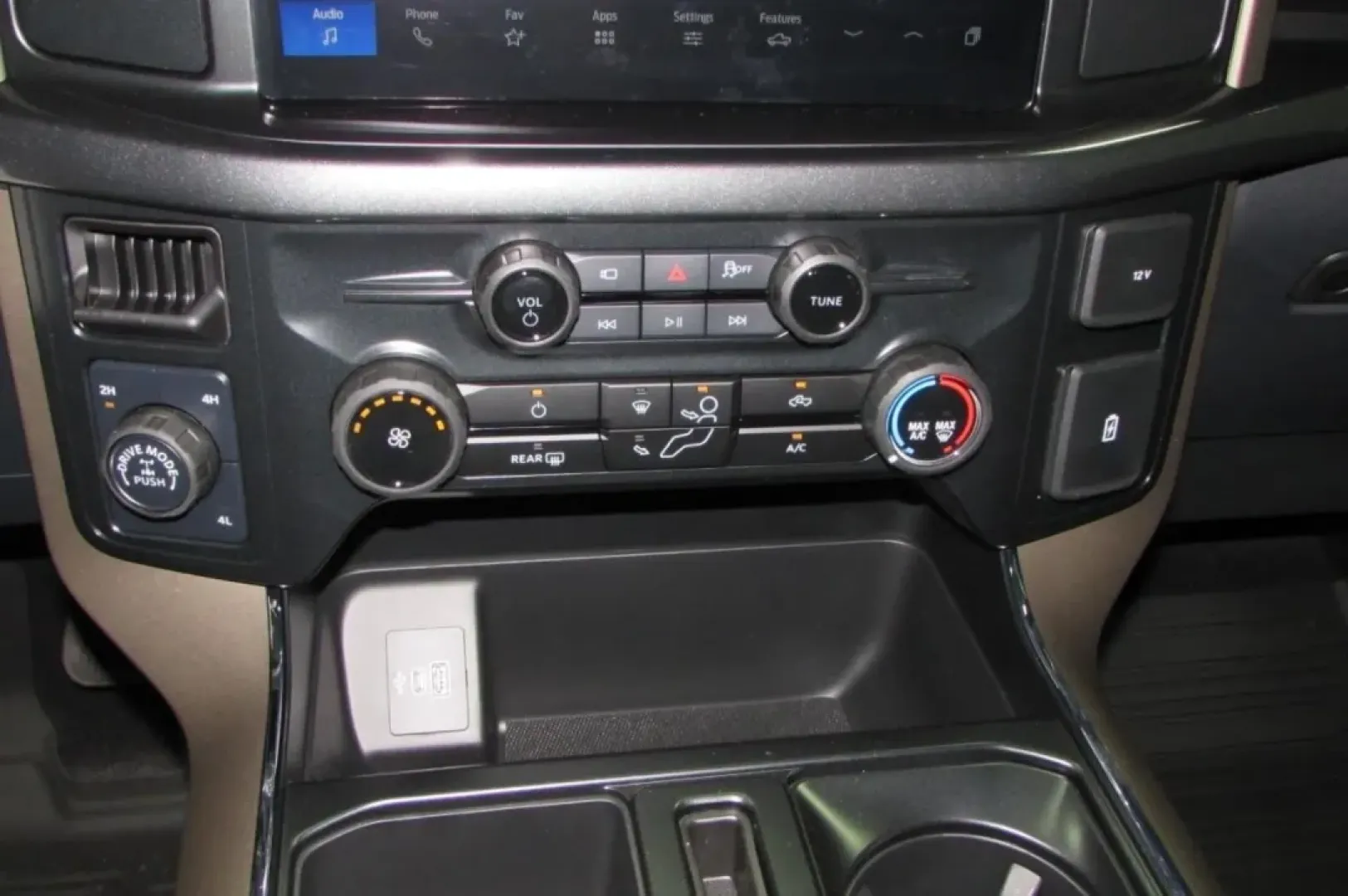 2025 /Black/Bronze Ford F-150 STX (1FTFW2L56SF) with an 5.0L engine, Automatic transmission, located at 12836 Highway 21, De Soto, MO, 63020, (636) 337-7777, 38.151867, -90.575615 - **Unleash Your Adventure with the 2025 Ford F-150 STX Perfect for Every Journey!**<br /> <br /> Are you ready to elevate your lifestyle with a truck that can handle both your daily commute and weekend adventures? The 2025 Ford F-150 STX is designed to meet the needs of the modern driver, whether yo - Photo#23