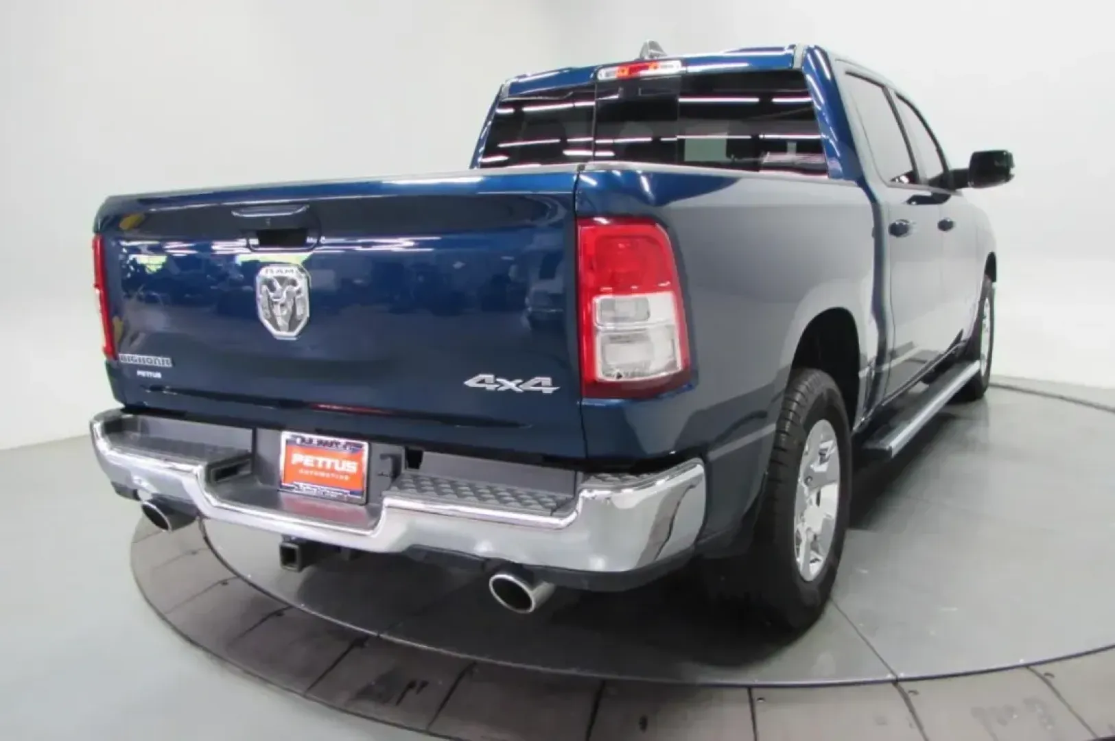 2021 /Diesel Gray/Black Cloth Ram 1500 Big Horn/Lone Star (1C6SRFFT5MN) with an Other engine, located at 12830 Highway 21, De Soto, MO, 63020, (636) 337-7777, 38.153099, -90.573624 - Looking for a versatile truck that fits your lifestyle? Whether you're navigating busy city streets, hitting the open highway for weekend adventures, or tackling tough jobs, the 2021 Ram 1500 Big Horn/Lone Star is designed to meet your needs. With its robust build, spacious interior, and cutting-edg - Photo#5