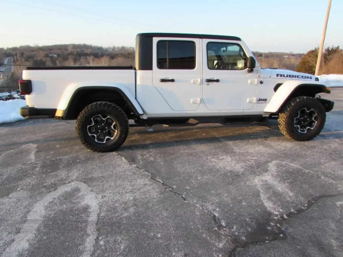 2023 /Black Jeep Gladiator Rubicon (1C6JJTBGXPL) with an 3.6L V6 DOHC 24V engine, 6M transmission, located at 12830 Highway 21, De Soto, MO, 63020, (636) 337-7777, 38.153099, -90.573624 - ### Unleash Your Adventurous Spirit with the 2023 Jeep Gladiator Rubicon!<br /> <br /> Are you ready to elevate your outdoor experiences and weekend getaways? Look no further than the 2023 Jeep Gladiator Rubicon, a versatile truck designed for those who crave adventure and practicality. This excepti - Photo#7