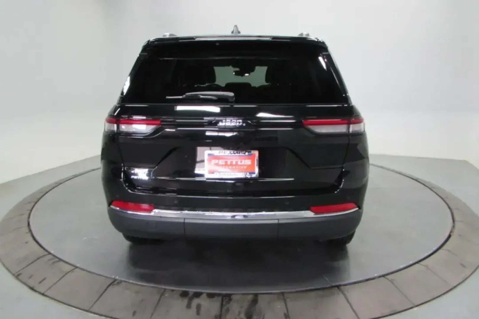 2022 /Global Black Leather Jeep Grand Cherokee 4xe (1C4RJYB60N8) with an Other engine, Automatic transmission, located at 12830 Highway 21, De Soto, MO, 63020, (636) 337-7777, 38.153099, -90.573624 - **Elevate Your Adventures with the 2022 Jeep Grand Cherokee 4xe!**<br /> <br /> Experience the perfect fusion of luxury and versatility with this stunning 2022 Jeep Grand Cherokee 4xe, designed for those who crave adventure without sacrificing comfort. Whether you're exploring the winding roads of t - Photo#5