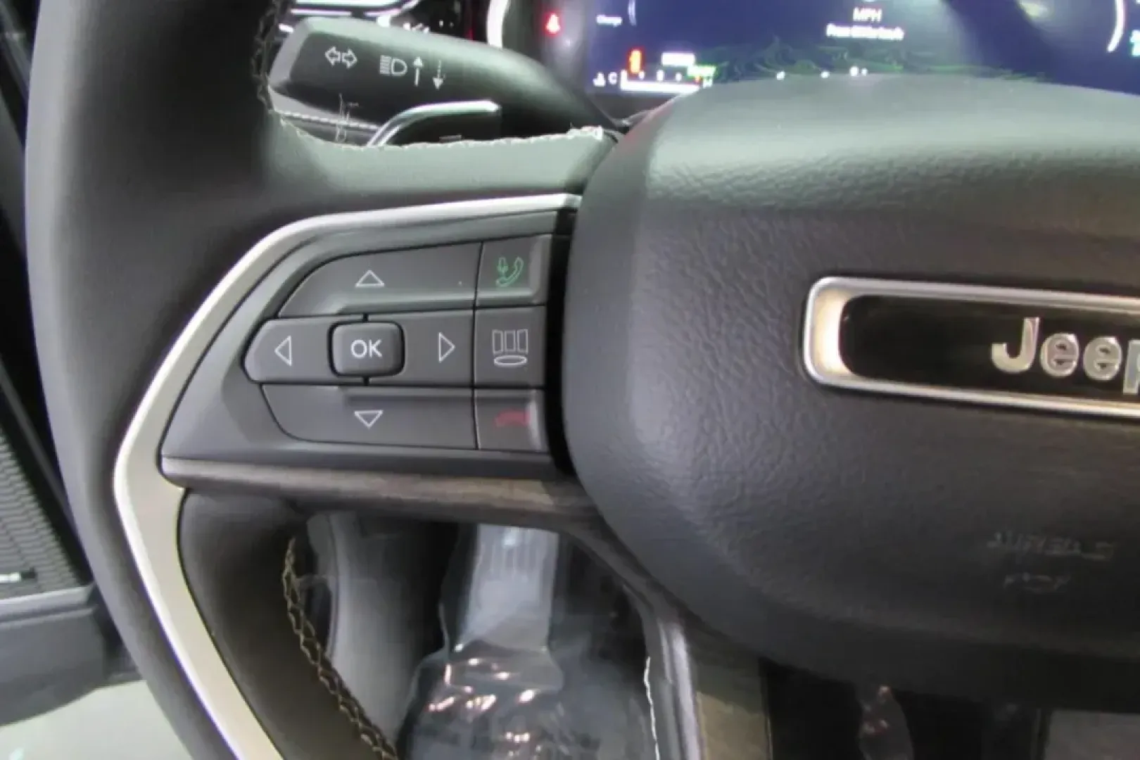 2022 /Global Black Leather Jeep Grand Cherokee 4xe (1C4RJYB60N8) with an Other engine, Automatic transmission, located at 12830 Highway 21, De Soto, MO, 63020, (636) 337-7777, 38.153099, -90.573624 - **Elevate Your Adventures with the 2022 Jeep Grand Cherokee 4xe!**<br /> <br /> Experience the perfect fusion of luxury and versatility with this stunning 2022 Jeep Grand Cherokee 4xe, designed for those who crave adventure without sacrificing comfort. Whether you're exploring the winding roads of t - Photo#14