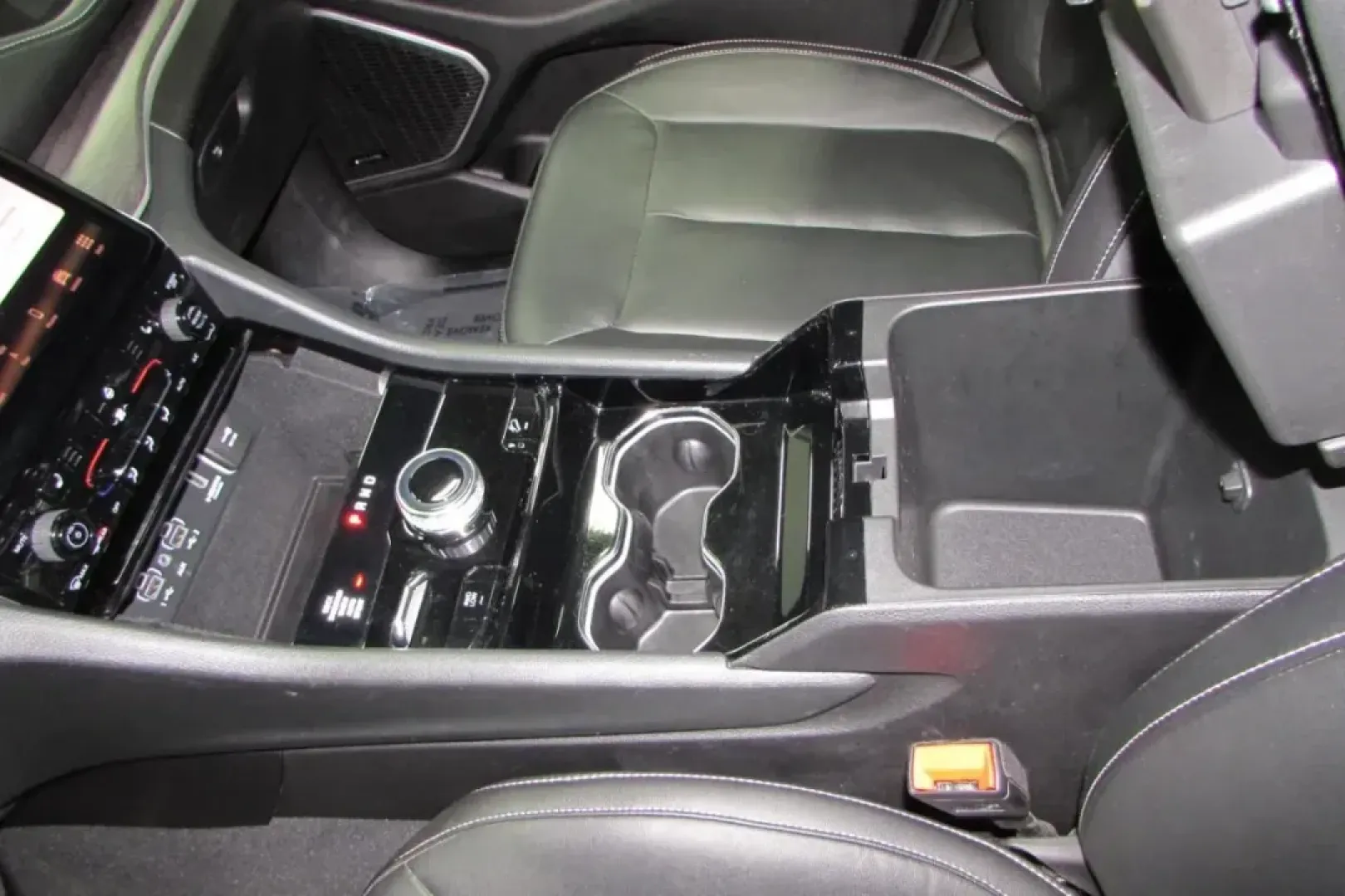 2022 /Global Black Leather Jeep Grand Cherokee 4xe (1C4RJYB60N8) with an Other engine, Automatic transmission, located at 12830 Highway 21, De Soto, MO, 63020, (636) 337-7777, 38.153099, -90.573624 - **Elevate Your Adventures with the 2022 Jeep Grand Cherokee 4xe!**<br /> <br /> Experience the perfect fusion of luxury and versatility with this stunning 2022 Jeep Grand Cherokee 4xe, designed for those who crave adventure without sacrificing comfort. Whether you're exploring the winding roads of t - Photo#23