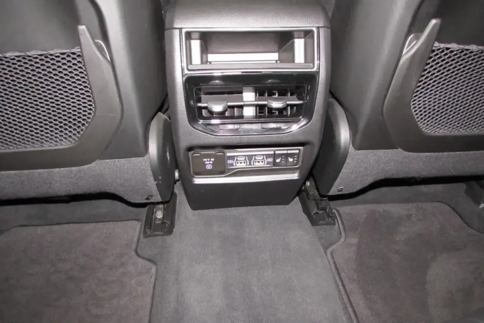 2022 /Global Black Leather Jeep Grand Cherokee 4xe (1C4RJYB60N8) with an Other engine, Automatic transmission, located at 12830 Highway 21, De Soto, MO, 63020, (636) 337-7777, 38.153099, -90.573624 - **Elevate Your Adventures with the 2022 Jeep Grand Cherokee 4xe!**<br /> <br /> Experience the perfect fusion of luxury and versatility with this stunning 2022 Jeep Grand Cherokee 4xe, designed for those who crave adventure without sacrificing comfort. Whether you're exploring the winding roads of t - Photo#27