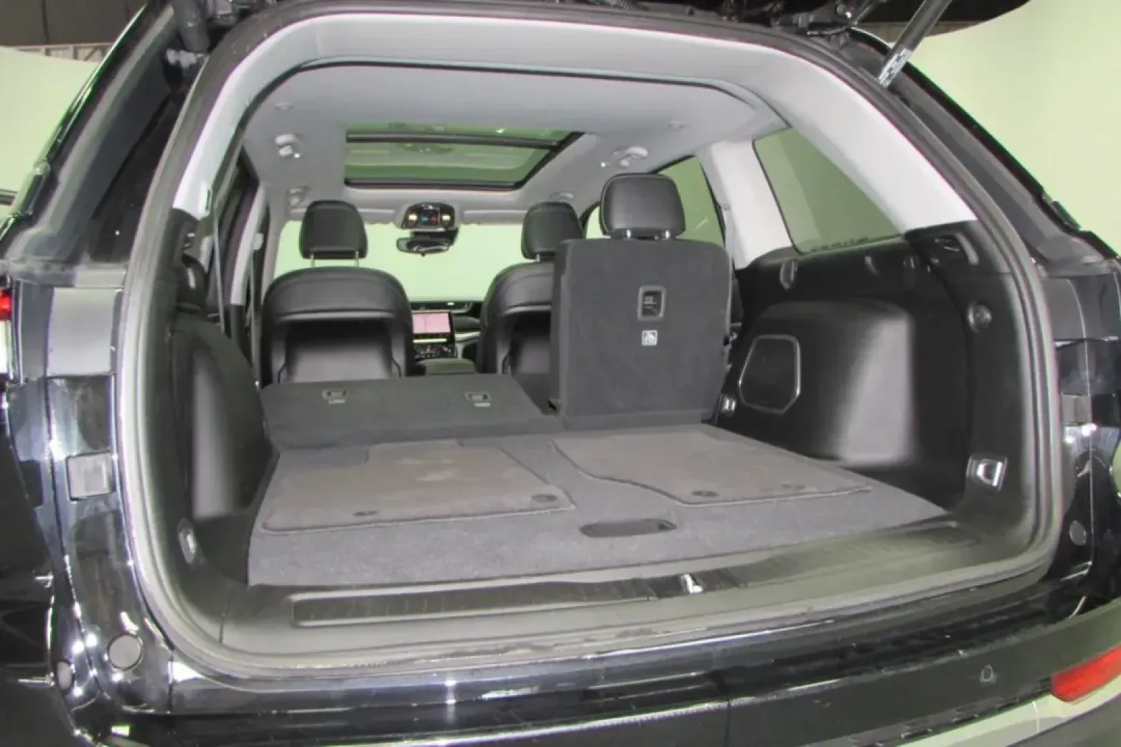 2022 /Global Black Leather Jeep Grand Cherokee 4xe (1C4RJYB60N8) with an Other engine, Automatic transmission, located at 12830 Highway 21, De Soto, MO, 63020, (636) 337-7777, 38.153099, -90.573624 - **Elevate Your Adventures with the 2022 Jeep Grand Cherokee 4xe!**<br /> <br /> Experience the perfect fusion of luxury and versatility with this stunning 2022 Jeep Grand Cherokee 4xe, designed for those who crave adventure without sacrificing comfort. Whether you're exploring the winding roads of t - Photo#31
