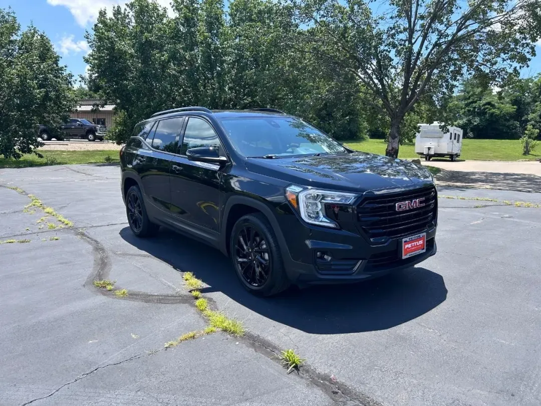 photo of 2024 GMC Terrain SLT