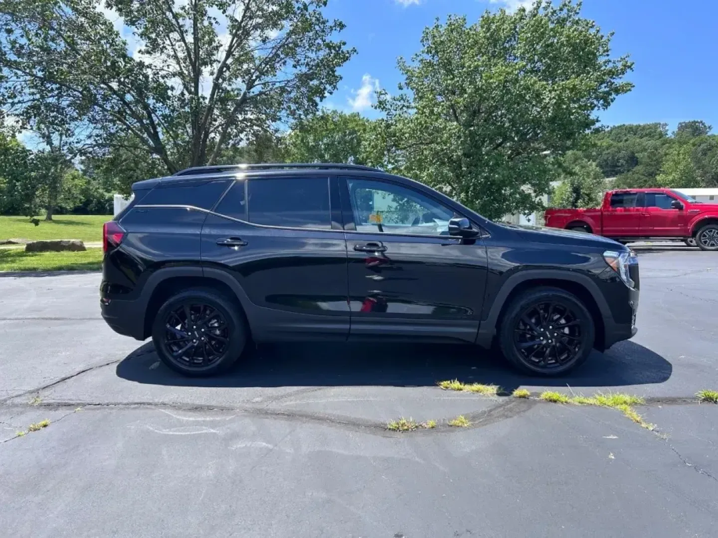 2024 /Jet Black Leather GMC Terrain SLT (3GKALVEG2RL) with an 1.5L Turbo DOHC 4-cylinder / SIDI / VVT engine, Automatic transmission, located at 970 Woodlawn Dr., Farmington, MO, 63640, (573) 431-7800, 37.825642, -90.468674 - If you're in the market for a versatile and stylish vehicle that can handle everything from daily commutes to weekend adventures, the 2024 GMC Terrain SLT is the perfect choice for you. This compact SUV combines a sleek design with impressive technology and safety features, making it an ideal option - Photo#1