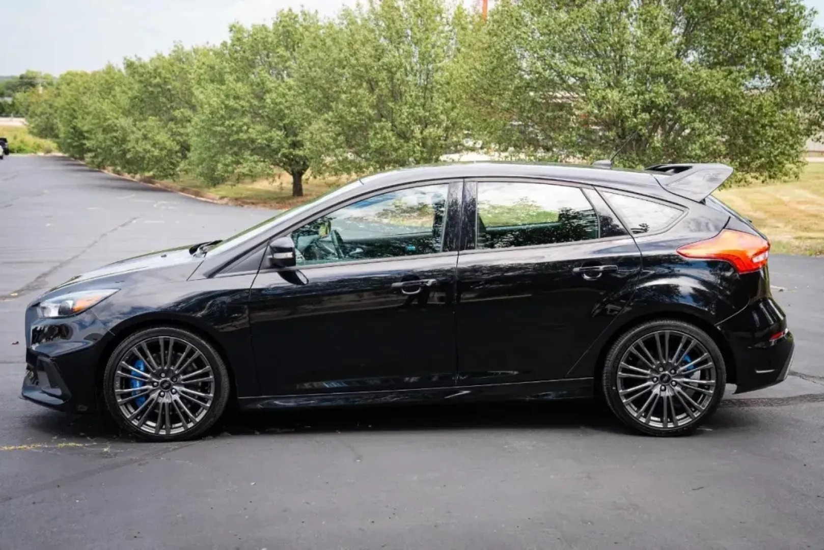 2016 Ford Focus RS (WF0DP3TH7G4) with an 2.3L Engine-Turbocharged engine, located at 970 Woodlawn Dr., Farmington, MO, 63640, (573) 431-7800, 37.825642, -90.468674 - For those who seek adventure without sacrificing daily practicality, the 2016 Ford Focus RS is the perfect companion. Whether you're navigating the bustling streets of Farmington or embarking on weekend getaways, this dynamic hatchback combines thrilling performance with the essential comforts and t - Photo#6