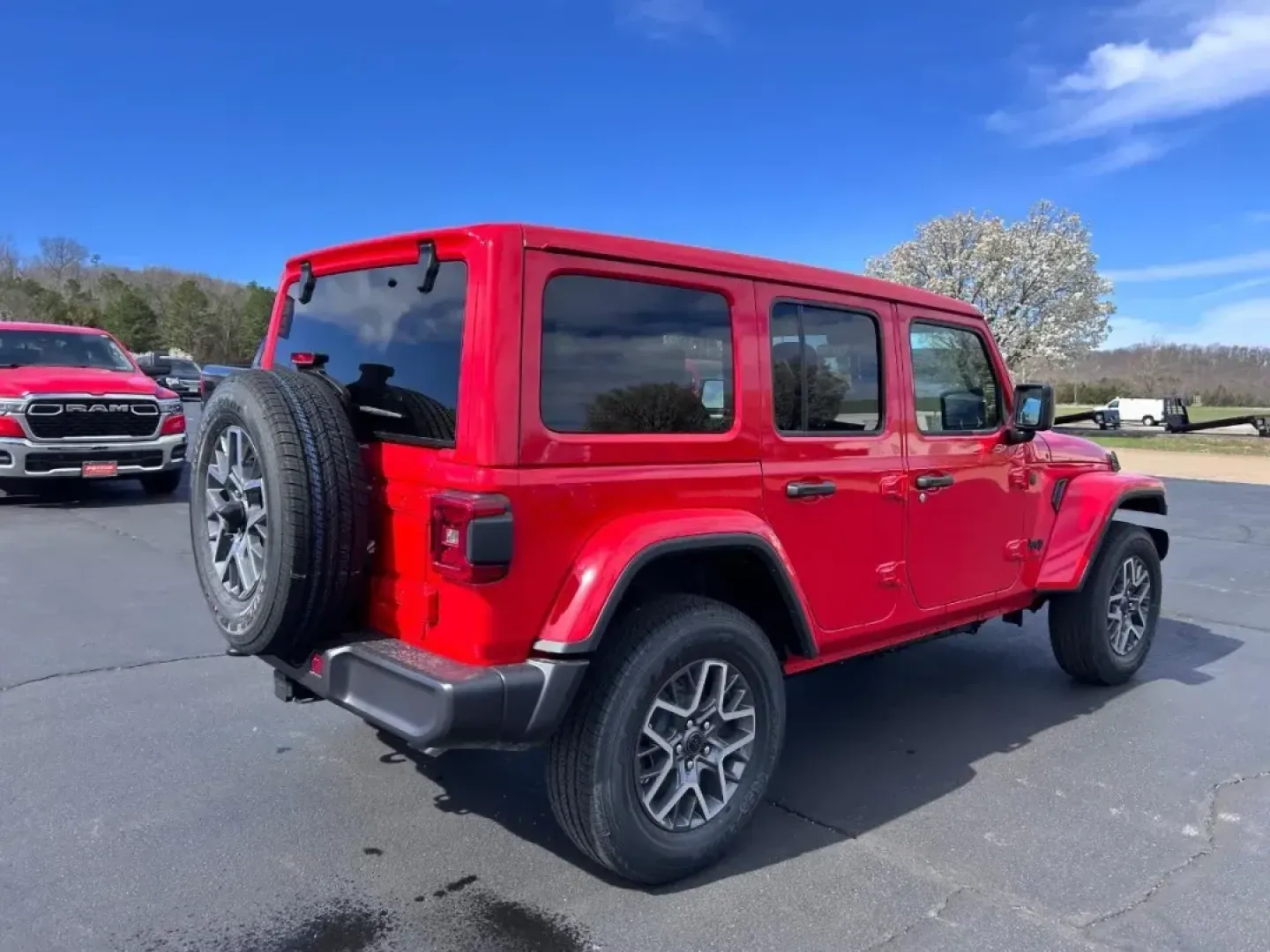 2025 /Black Leather Jeep Wrangler Sahara (1C4PJXEN5SW) with an 2.0L I4 DOHC DI Turbo engine, Automatic transmission, located at 970 Woodlawn Dr., Farmington, MO, 63640, (573) 431-7800, 37.825642, -90.468674 - **Adventure Awaits: Discover the 2025 Jeep Wrangler Sahara at Pettus CDJR Farmington!**<br /> <br /> Are you ready to elevate your outdoor adventures or make your daily commute a thrilling experience? The 2025 Jeep Wrangler Sahara is the ultimate SUV that perfectly combines rugged capability with mo - Photo#1