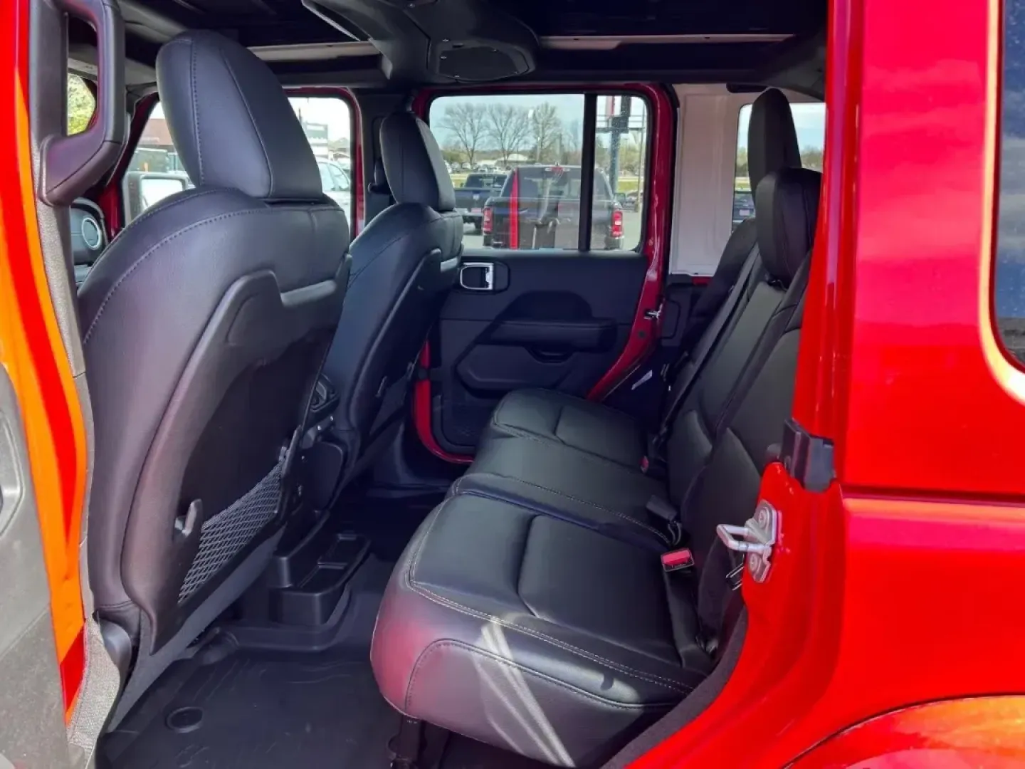 2025 /Black Leather Jeep Wrangler Sahara (1C4PJXEN5SW) with an 2.0L I4 DOHC DI Turbo engine, Automatic transmission, located at 970 Woodlawn Dr., Farmington, MO, 63640, (573) 431-7800, 37.825642, -90.468674 - **Adventure Awaits: Discover the 2025 Jeep Wrangler Sahara at Pettus CDJR Farmington!**<br /> <br /> Are you ready to elevate your outdoor adventures or make your daily commute a thrilling experience? The 2025 Jeep Wrangler Sahara is the ultimate SUV that perfectly combines rugged capability with mo - Photo#7