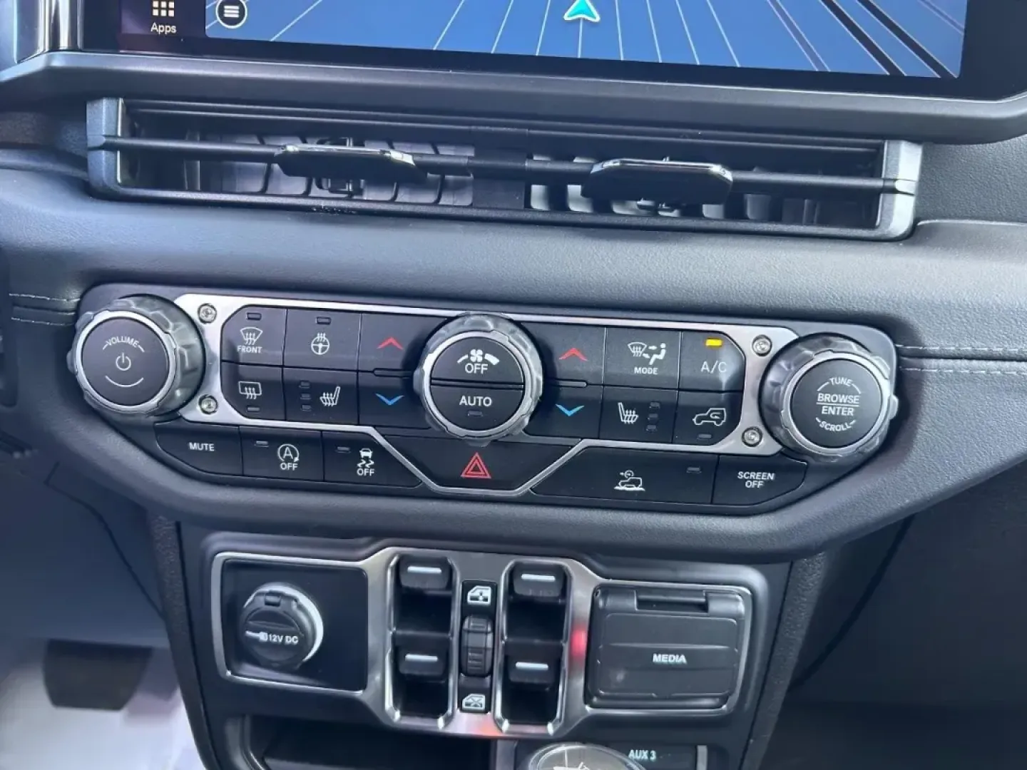 2025 /Black Leather Jeep Wrangler Sahara (1C4PJXEN5SW) with an 2.0L I4 DOHC DI Turbo engine, Automatic transmission, located at 970 Woodlawn Dr., Farmington, MO, 63640, (573) 431-7800, 37.825642, -90.468674 - **Adventure Awaits: Discover the 2025 Jeep Wrangler Sahara at Pettus CDJR Farmington!**<br /> <br /> Are you ready to elevate your outdoor adventures or make your daily commute a thrilling experience? The 2025 Jeep Wrangler Sahara is the ultimate SUV that perfectly combines rugged capability with mo - Photo#13