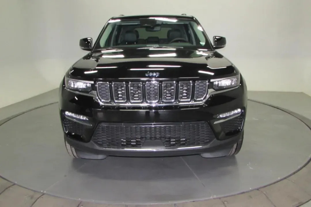 photo of 2022 Jeep Grand Cherokee 4xe